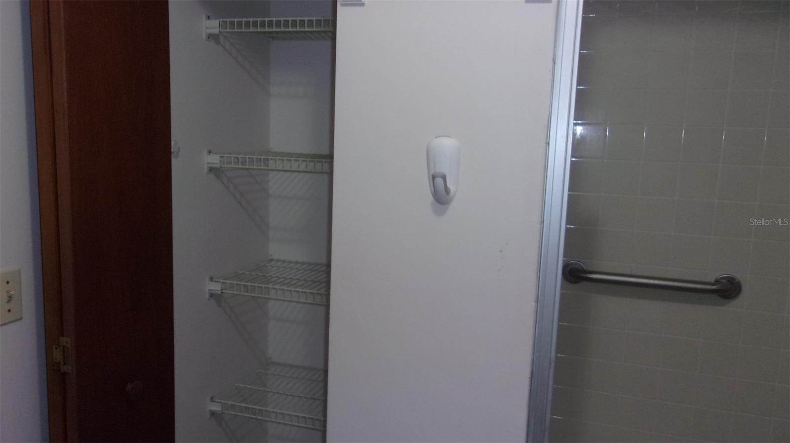 Listing photo id 22 for 10015 90th Court