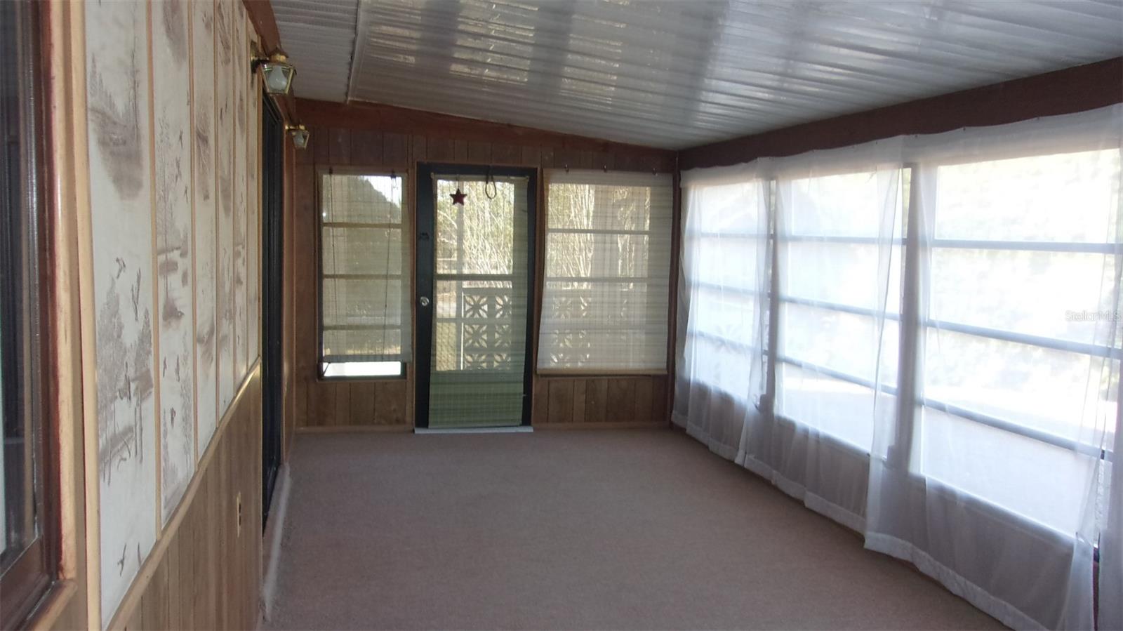Listing photo id 23 for 10015 90th Court