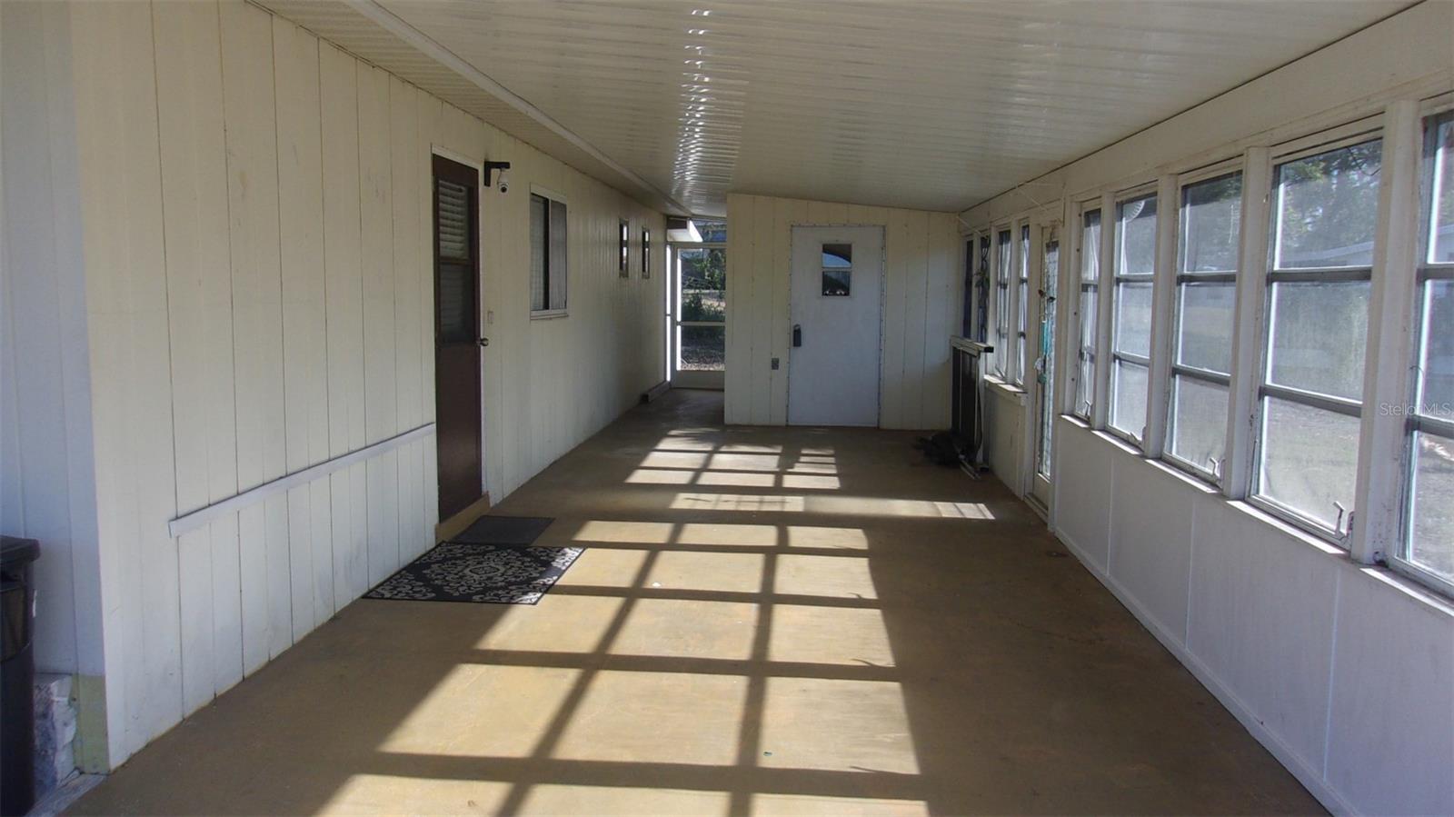Listing photo id 25 for 10015 90th Court