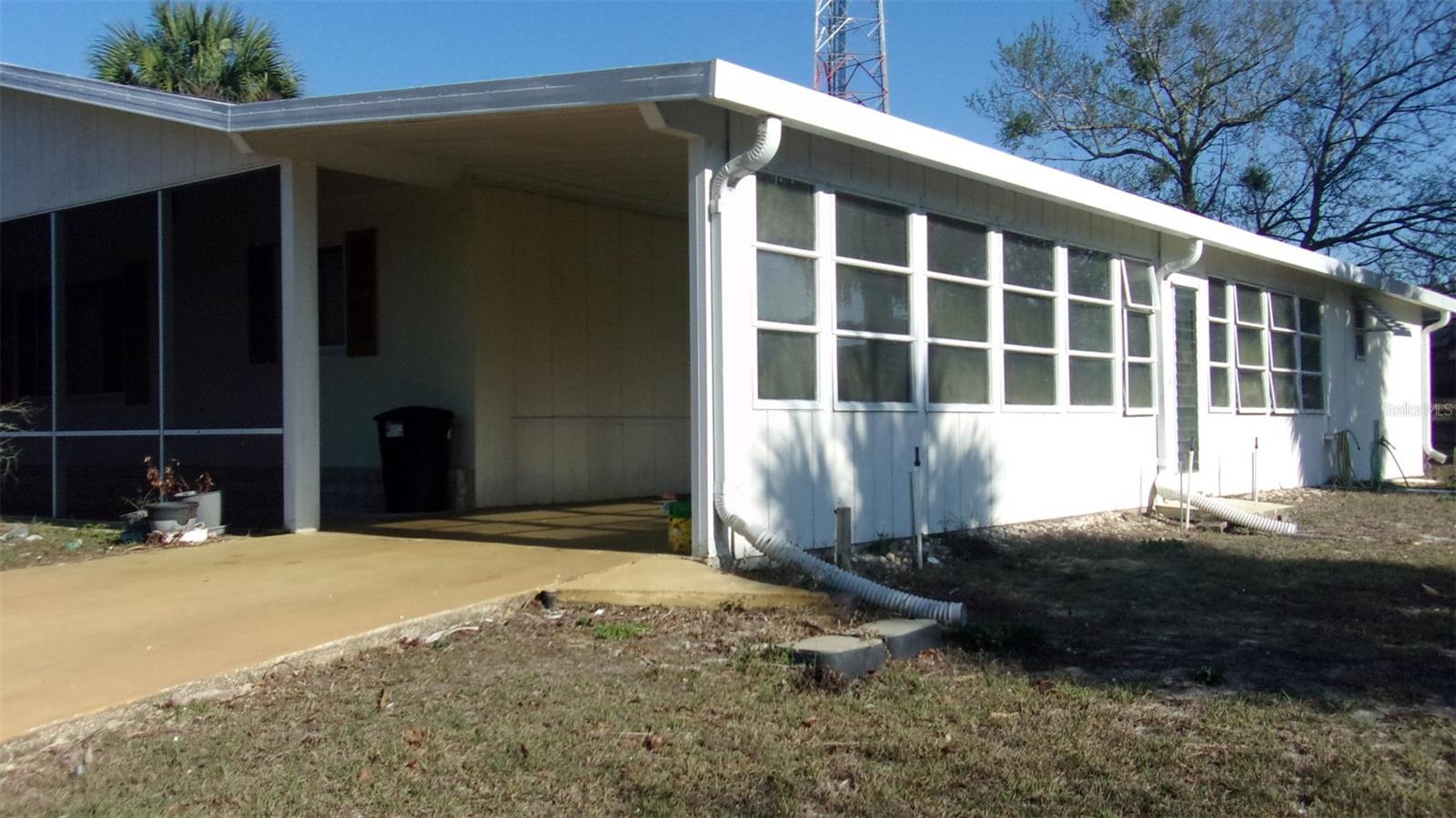 Listing photo id 28 for 10015 90th Court