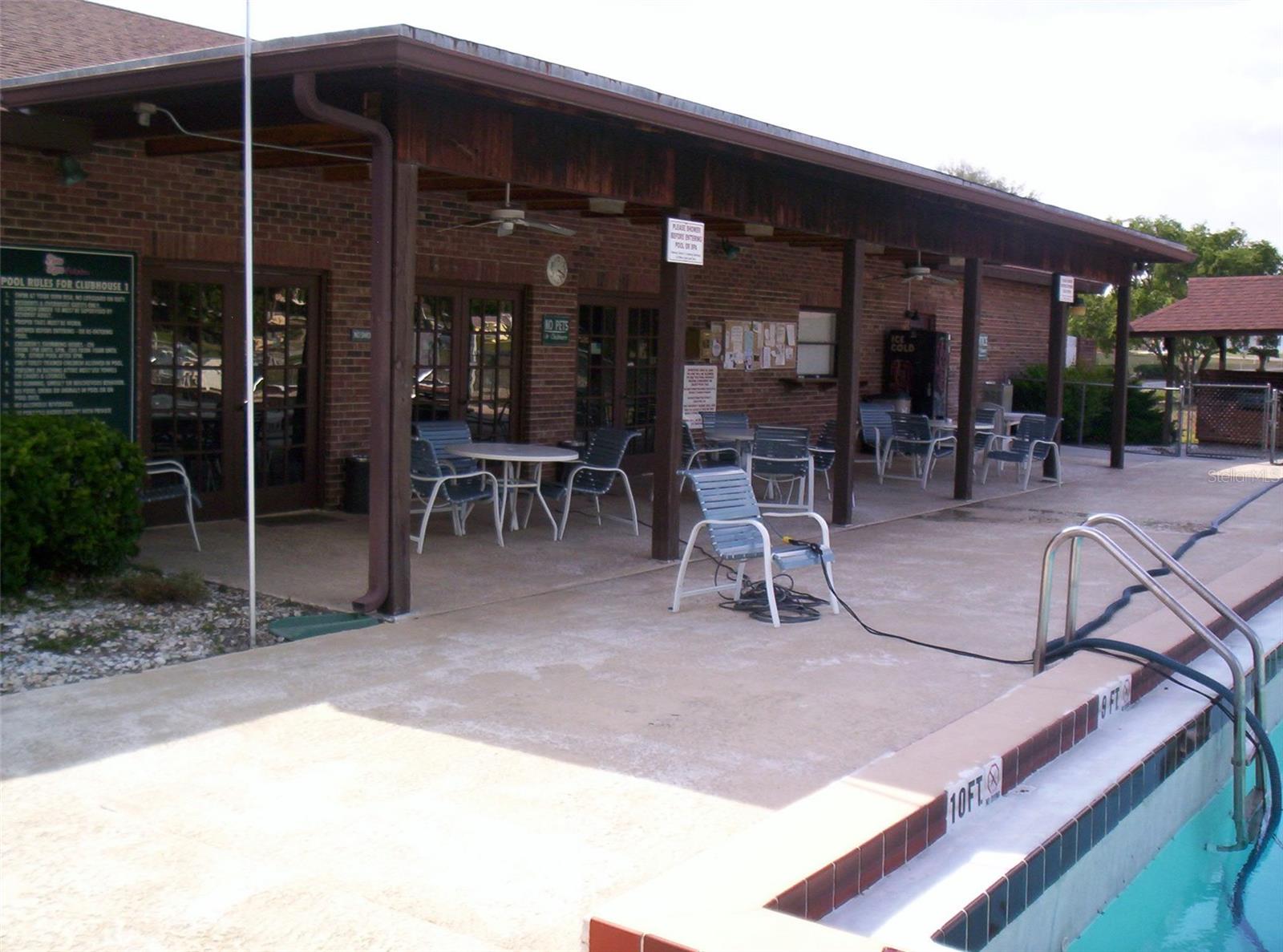 Listing photo id 35 for 10015 90th Court