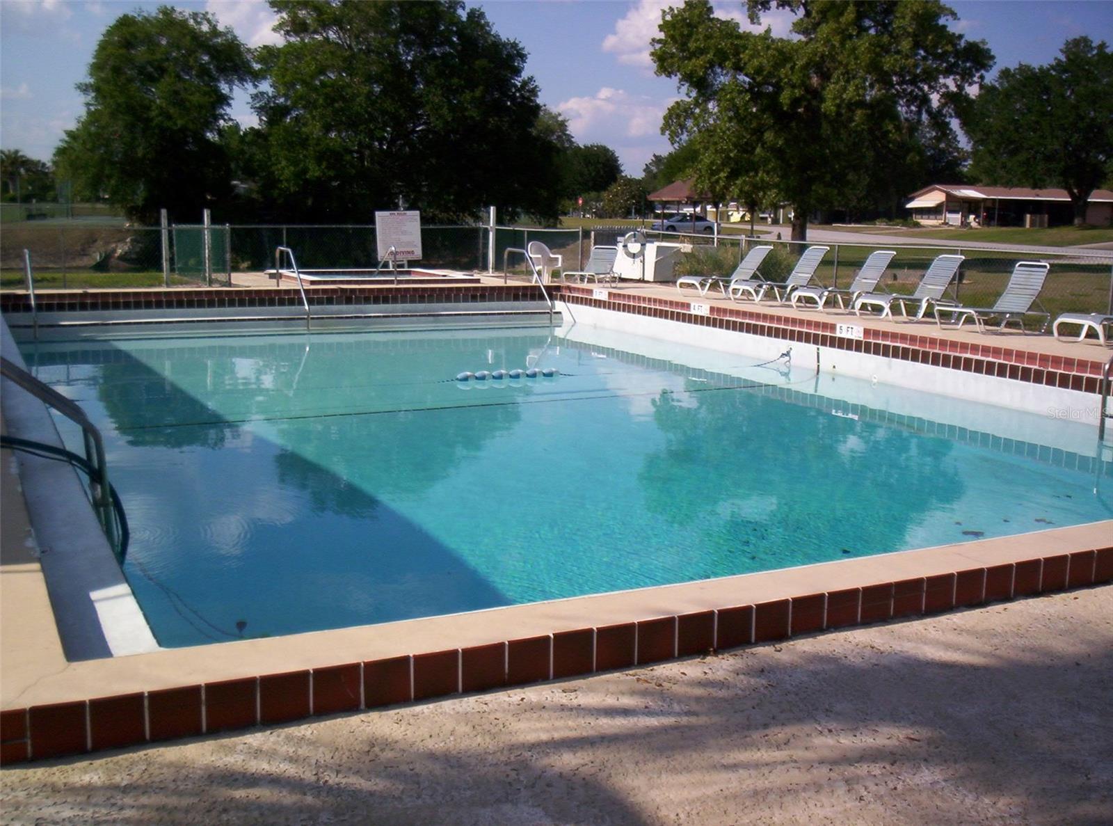 Listing photo id 36 for 10015 90th Court