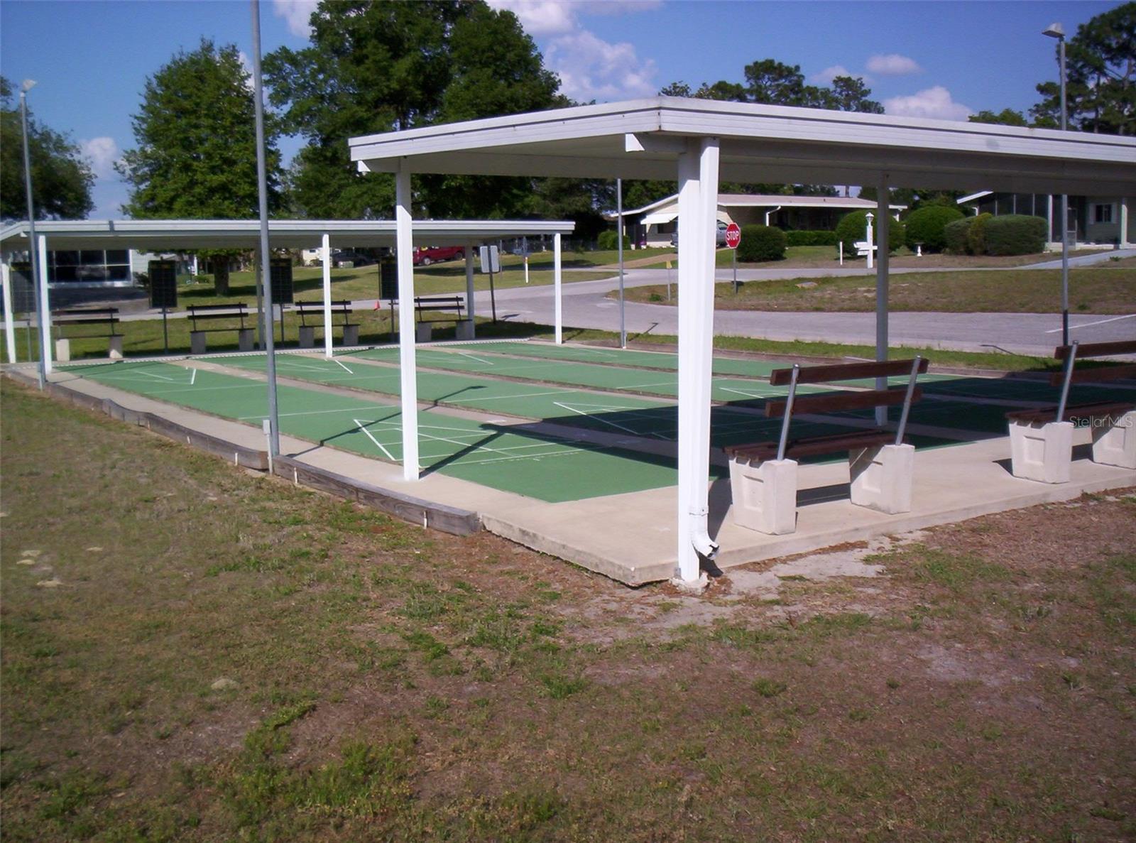 Listing photo id 37 for 10015 90th Court