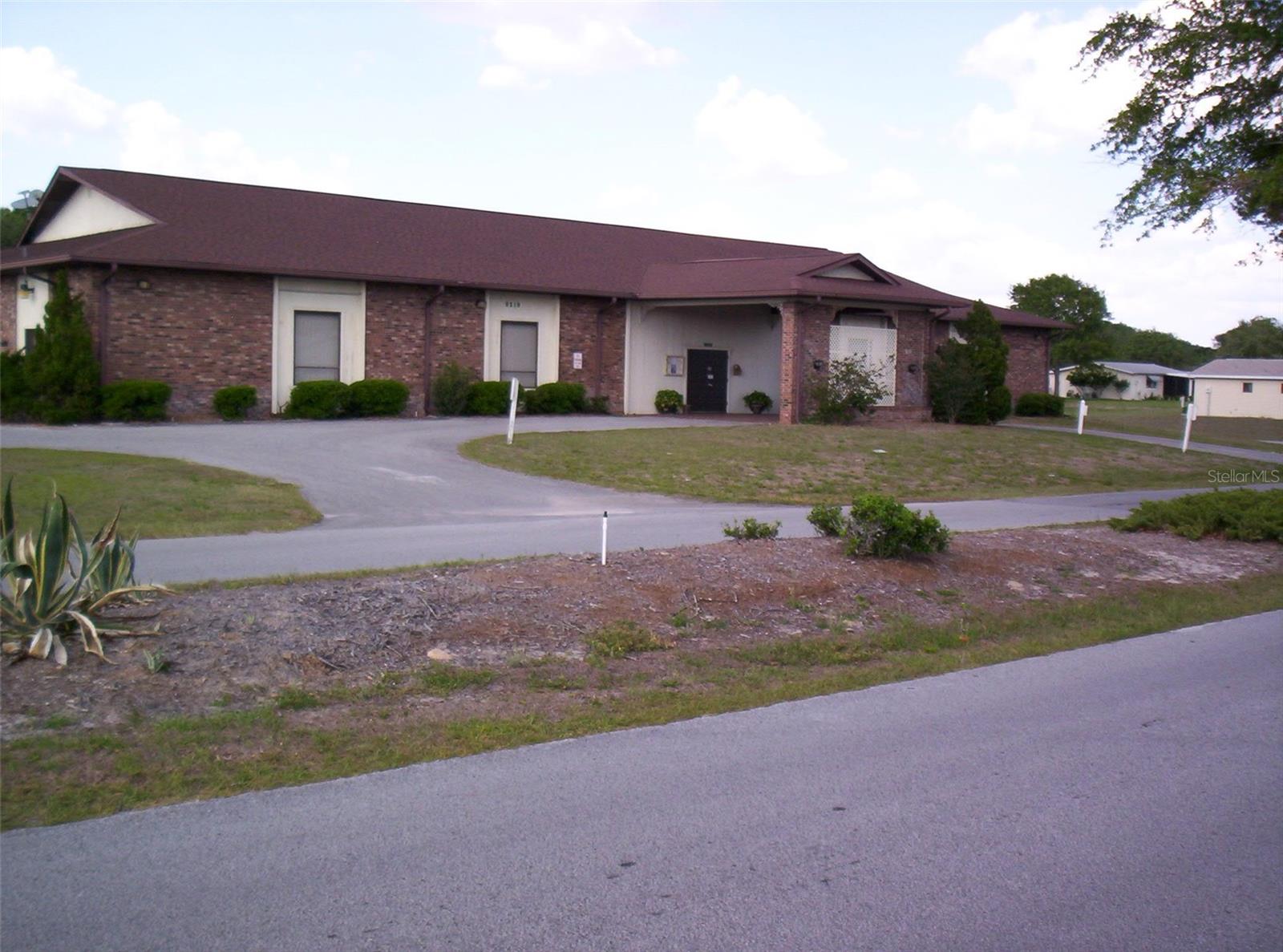 Listing photo id 39 for 10015 90th Court