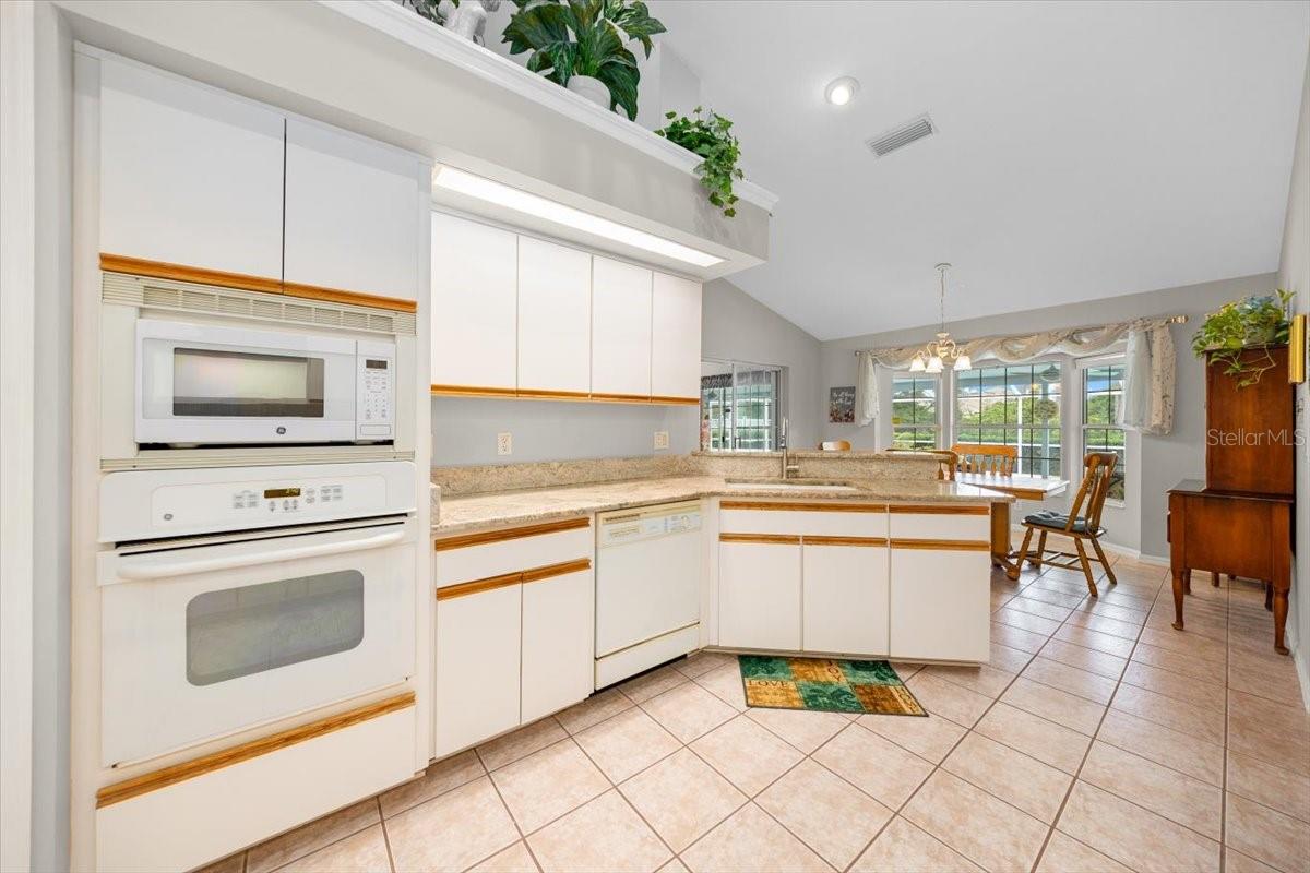 Image 13 of 41 For 8761 52nd Court