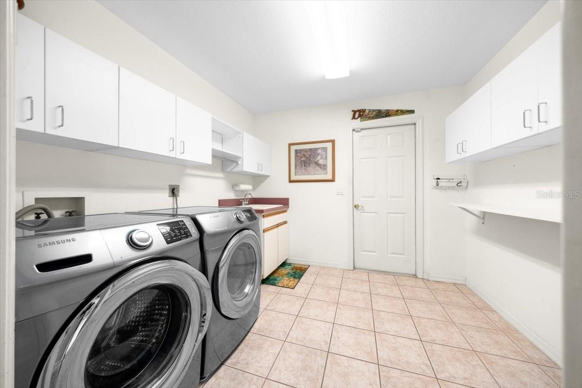 Image 17 of 41 For 8761 52nd Court