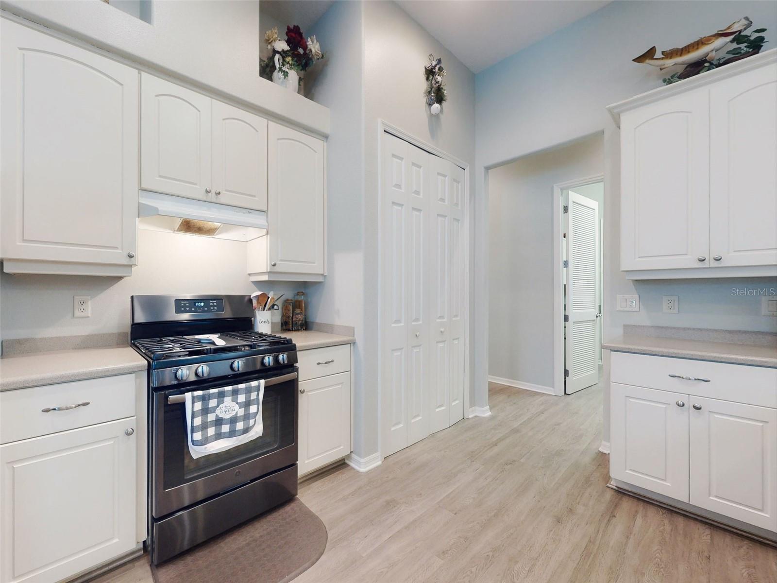 Image 16 of 99 For 5536 Aurora Drive