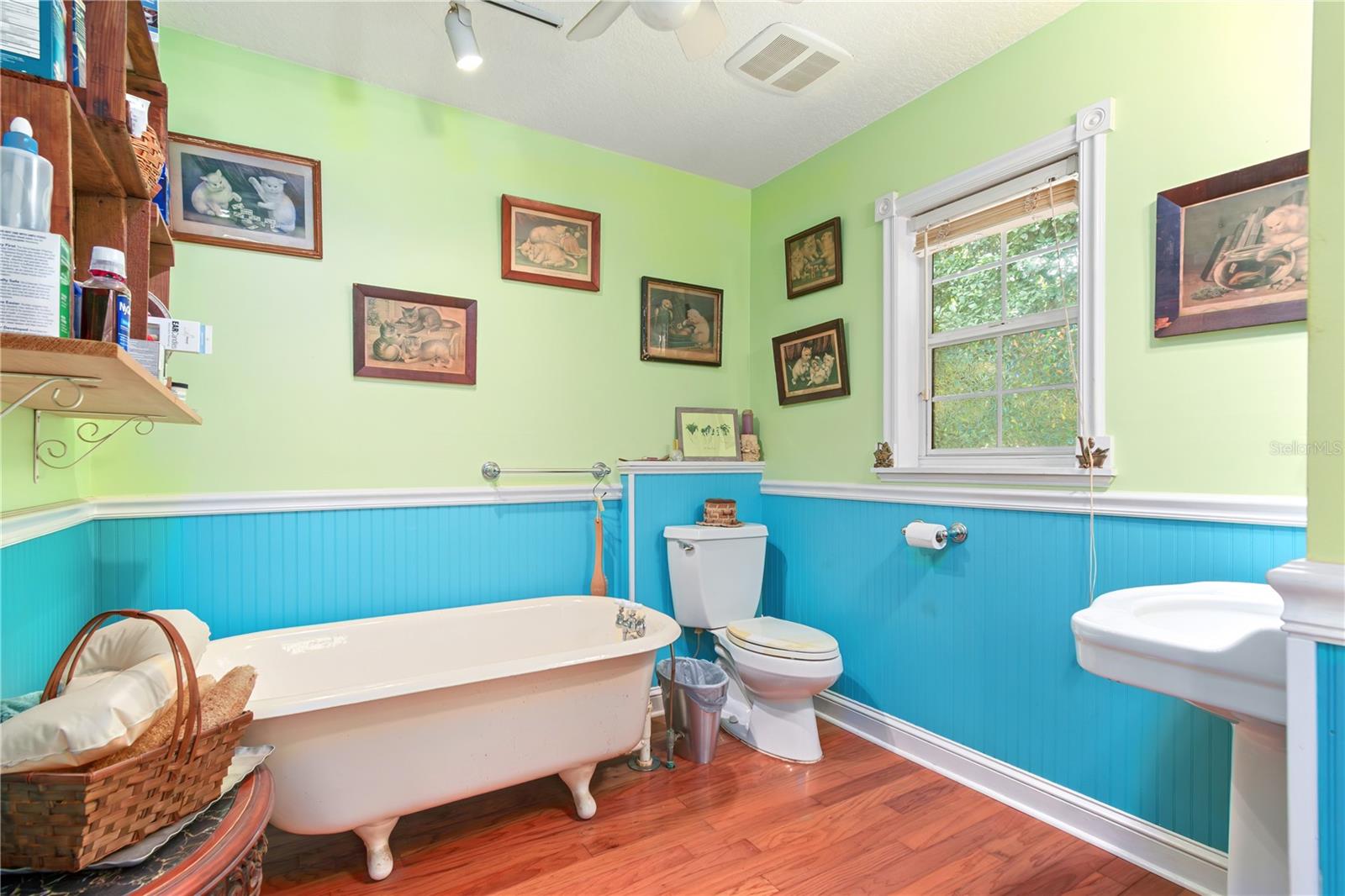 Image 31 of 62 For 17840 45th Avenue Road