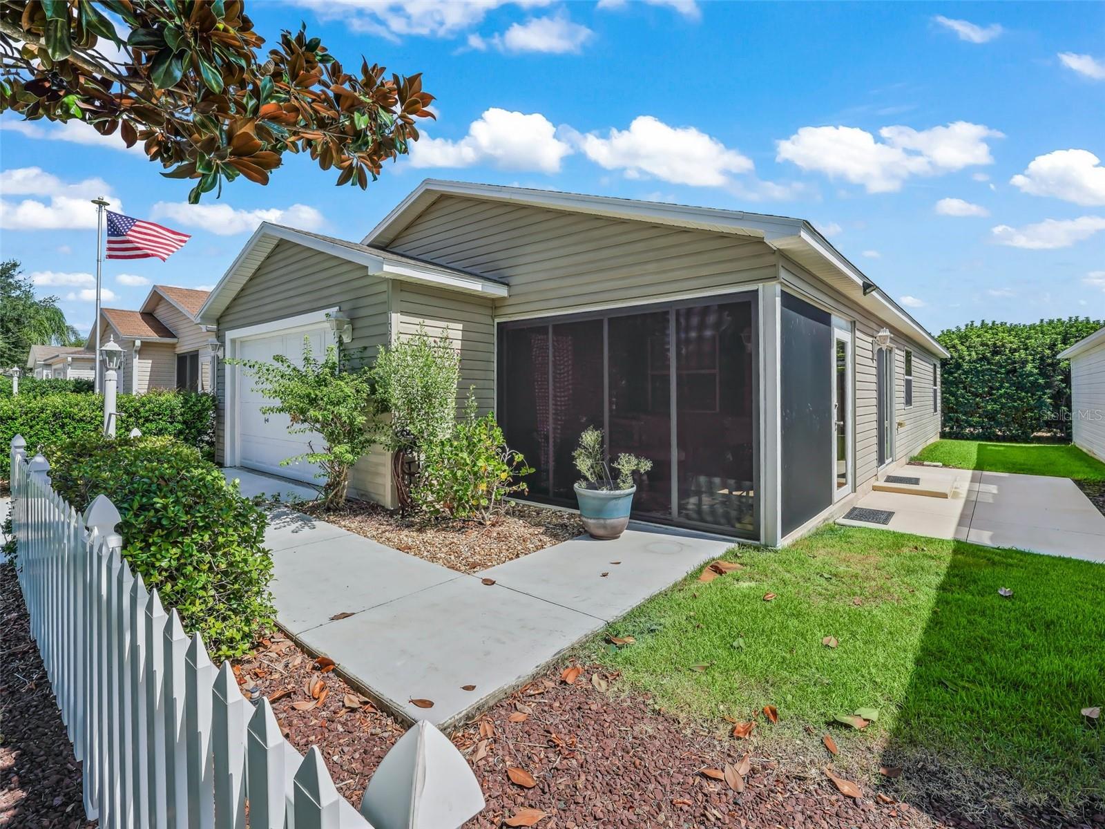 Image 2 of 22 For 1322 Hollyberry Place