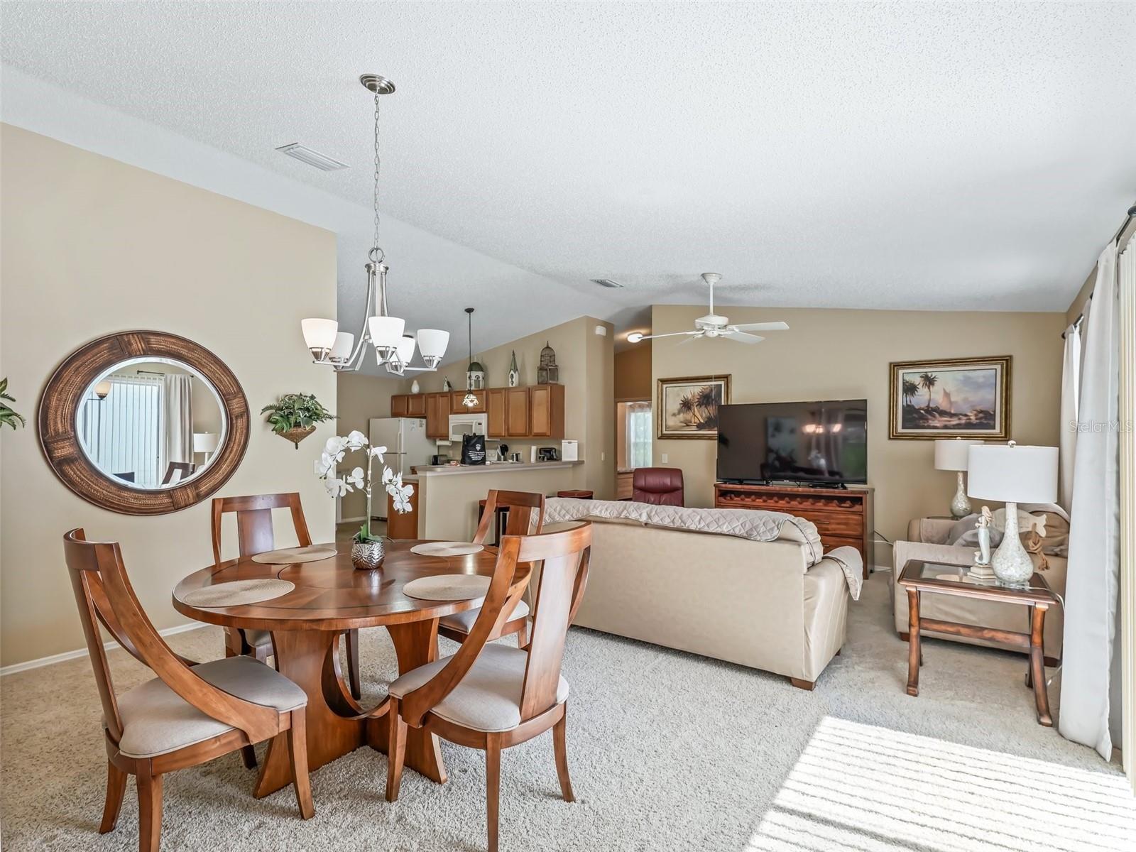 Image 5 of 22 For 1322 Hollyberry Place
