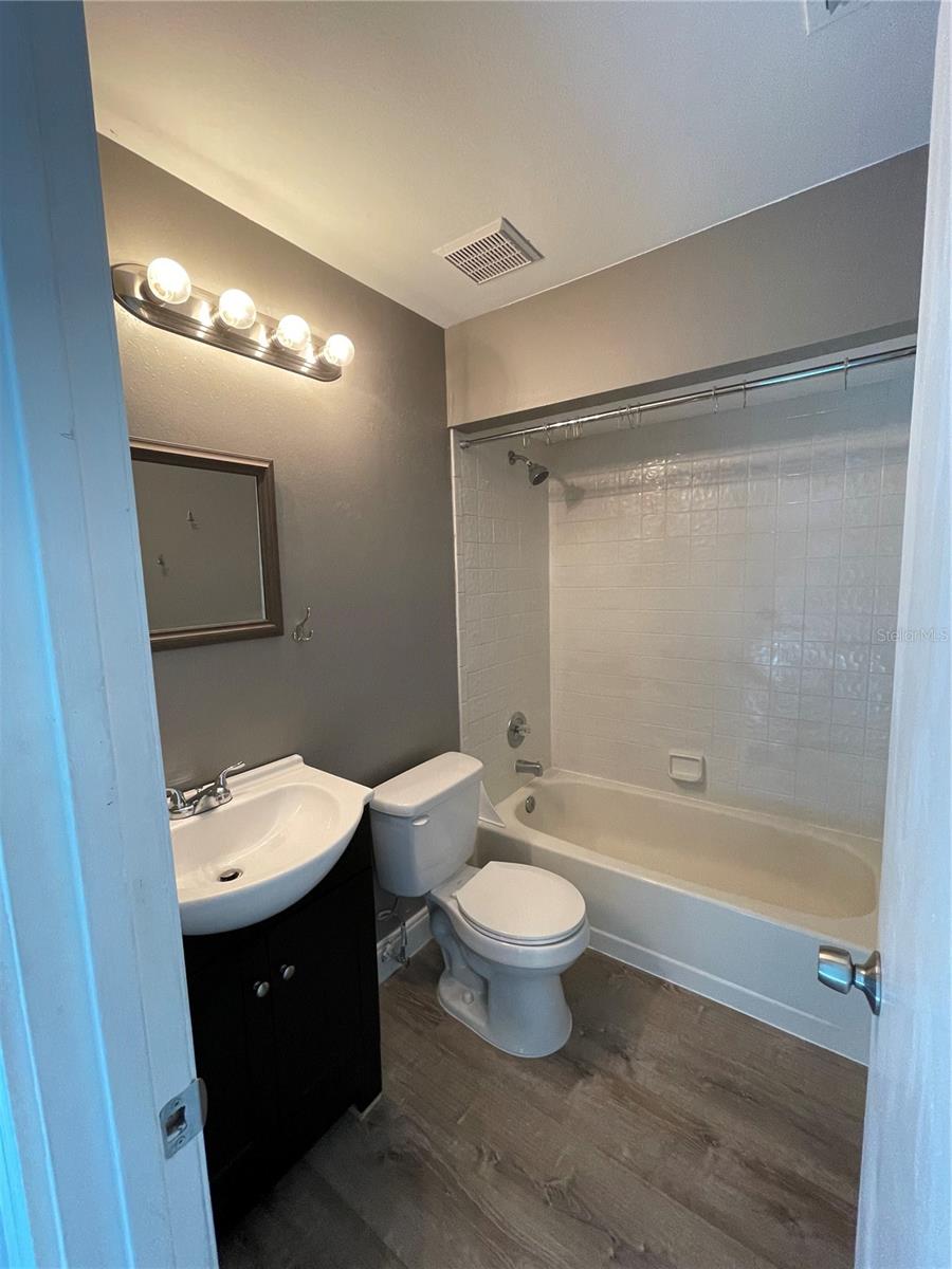 Image 25 of 32 For 3106 Semoran Boulevard 4