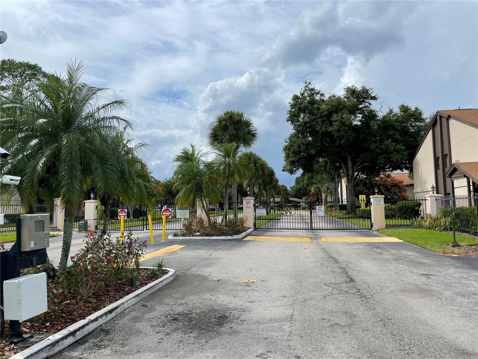 Image 3 of 32 For 3106 Semoran Boulevard 4