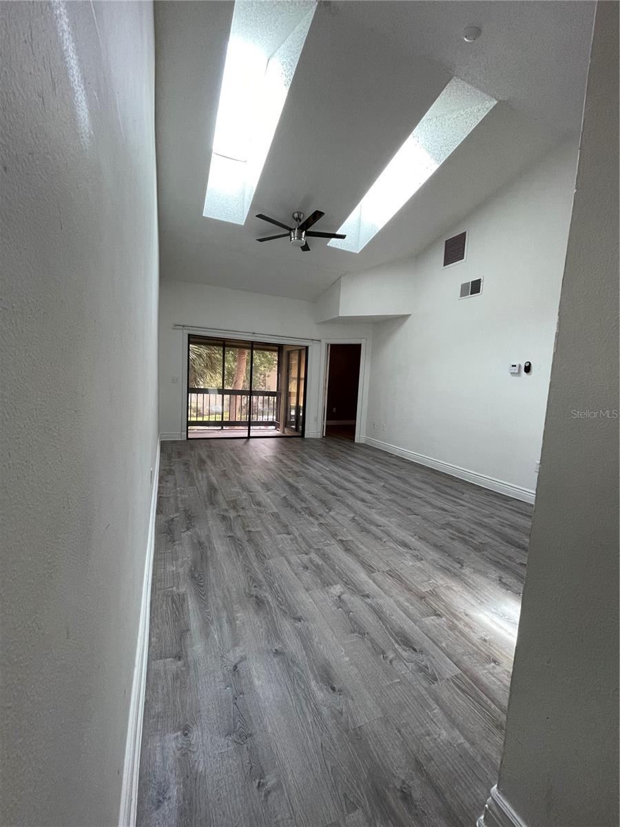 Image 5 of 32 For 3106 Semoran Boulevard 4