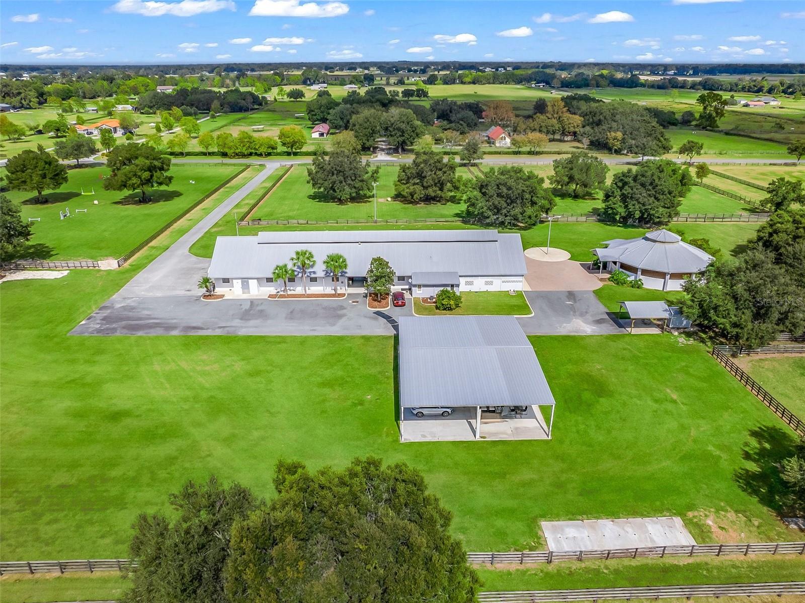 Listing photo id 8 for 1350 105th Lane