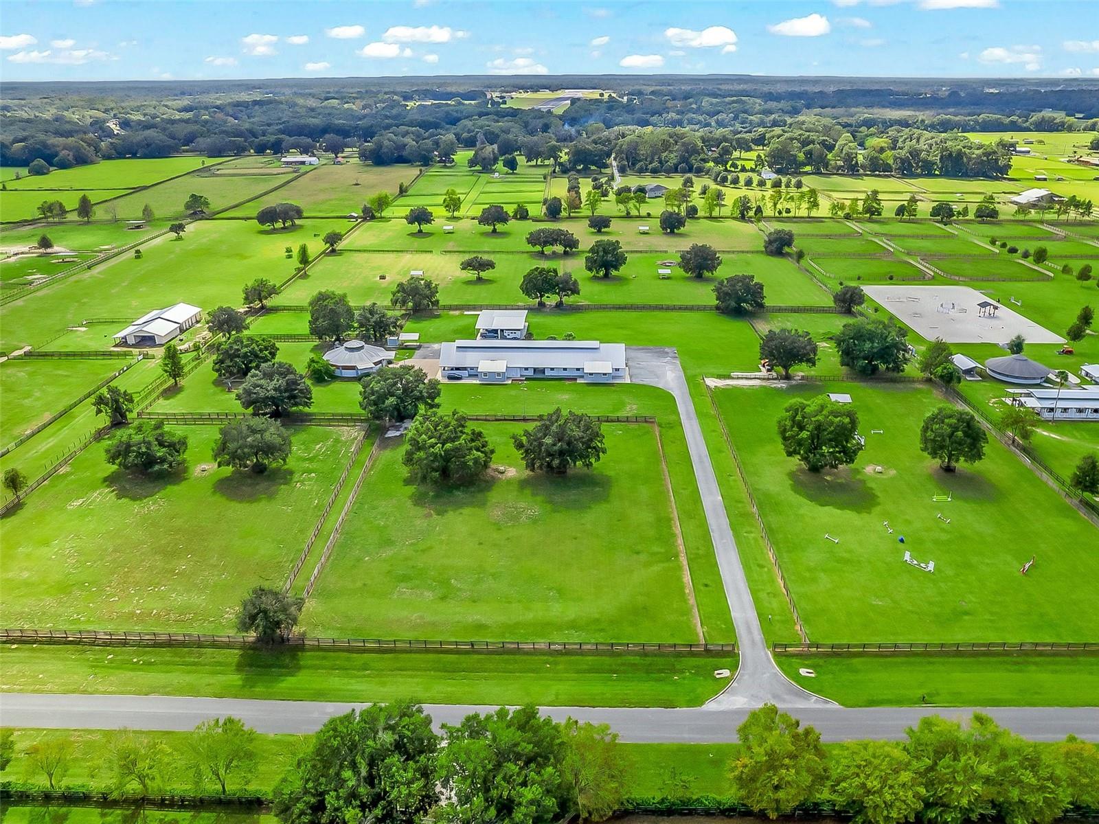Listing photo id 9 for 1350 105th Lane