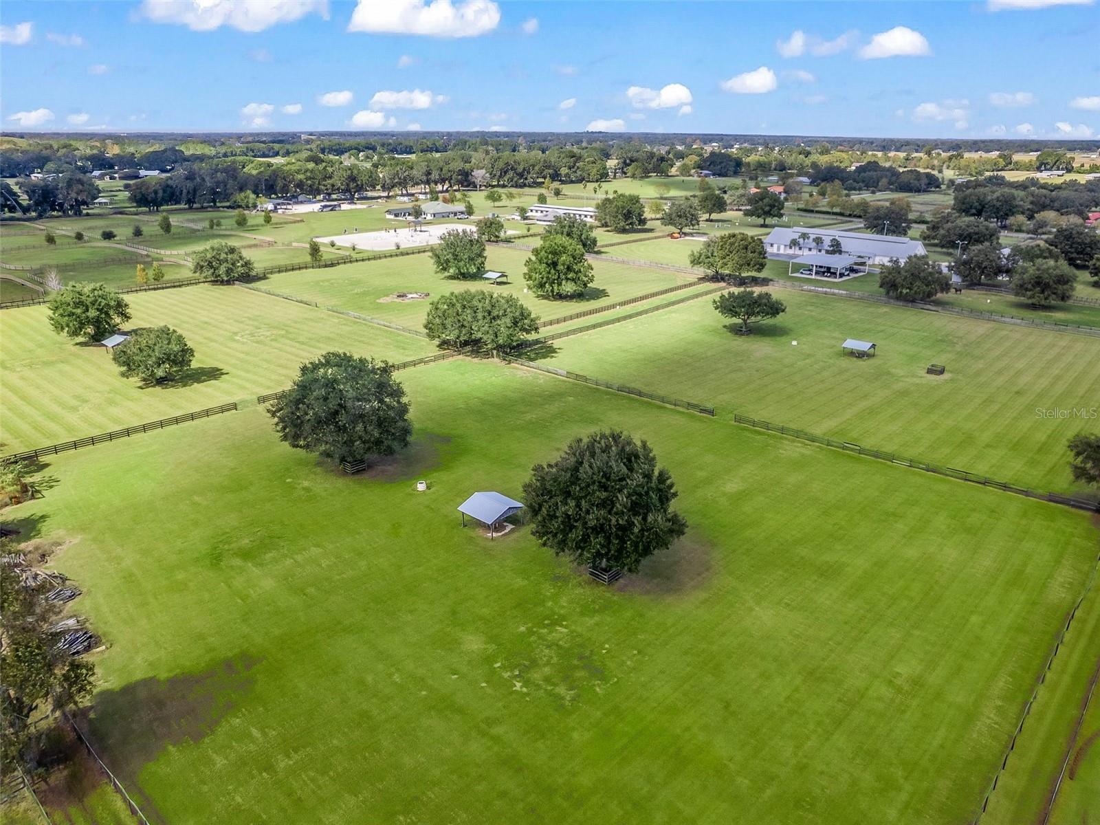 Listing photo id 12 for 1350 105th Lane