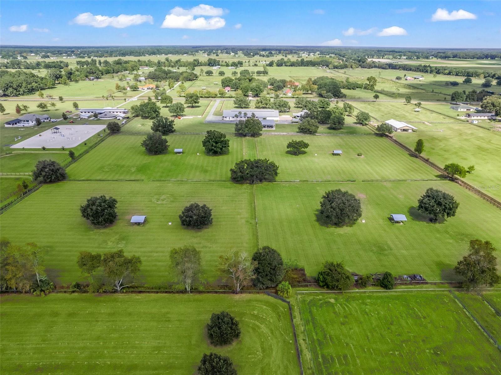 Listing photo id 13 for 1350 105th Lane