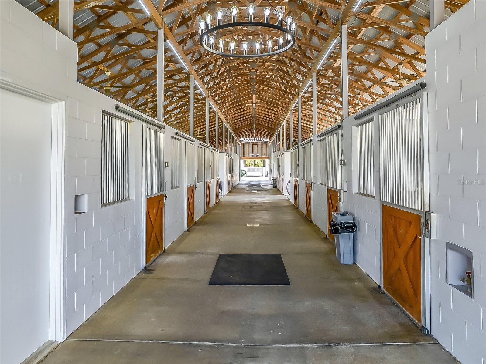 Listing photo id 3 for 1350 105th Lane
