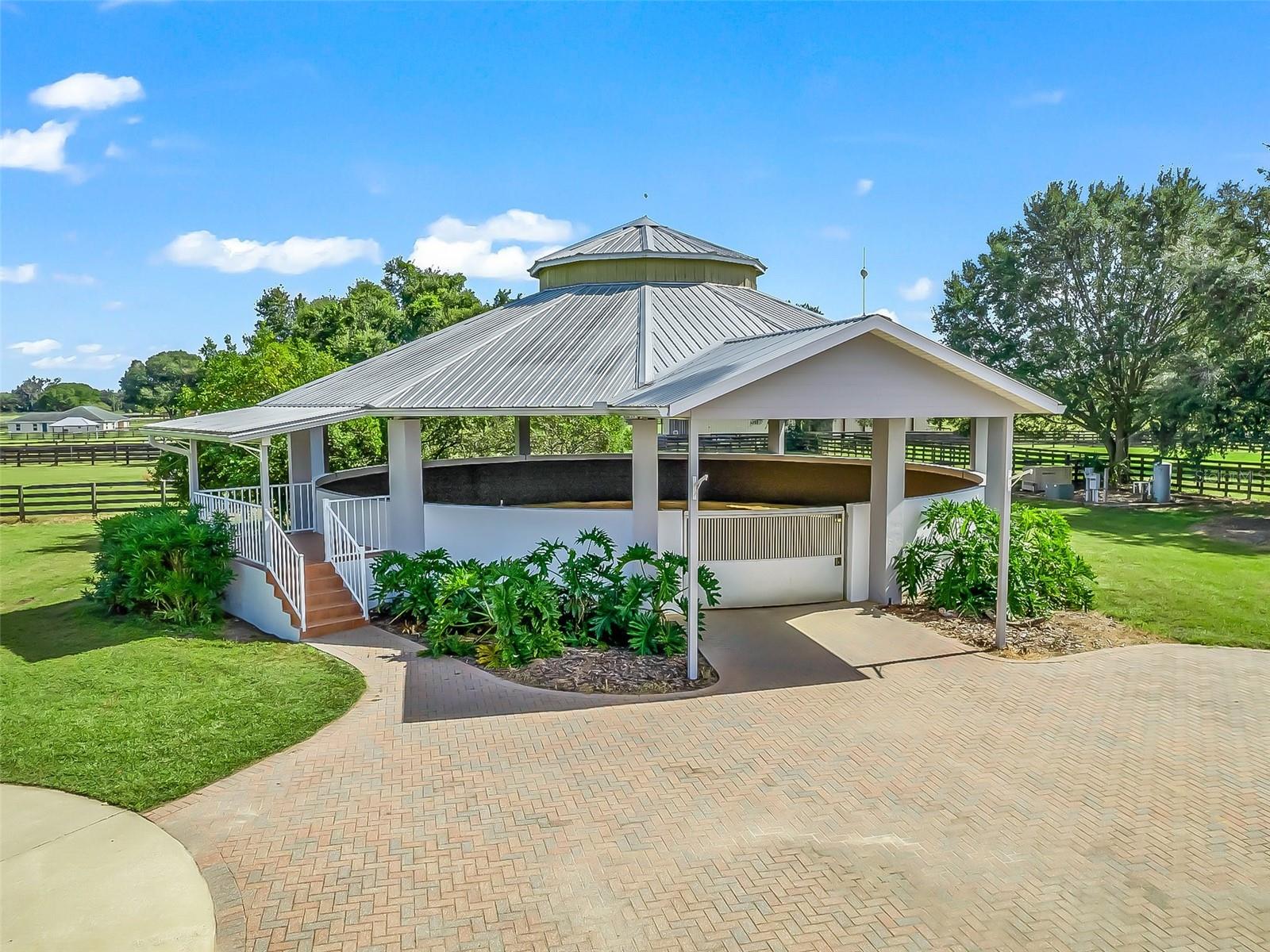 Listing photo id 7 for 1350 105th Lane