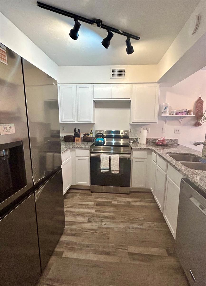 Image 13 of 30 For 2214 45th Avenue 3