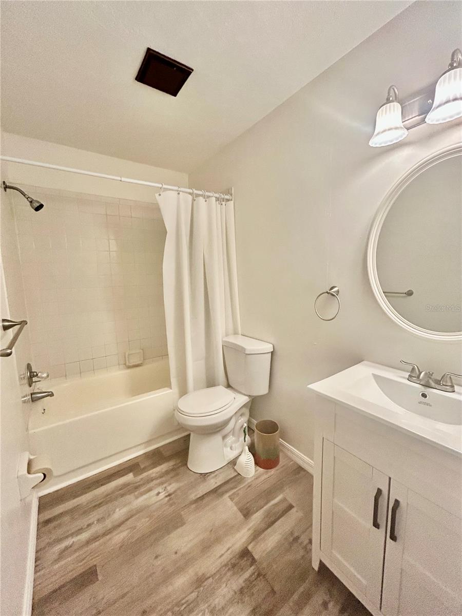 Image 24 of 30 For 2214 45th Avenue 3
