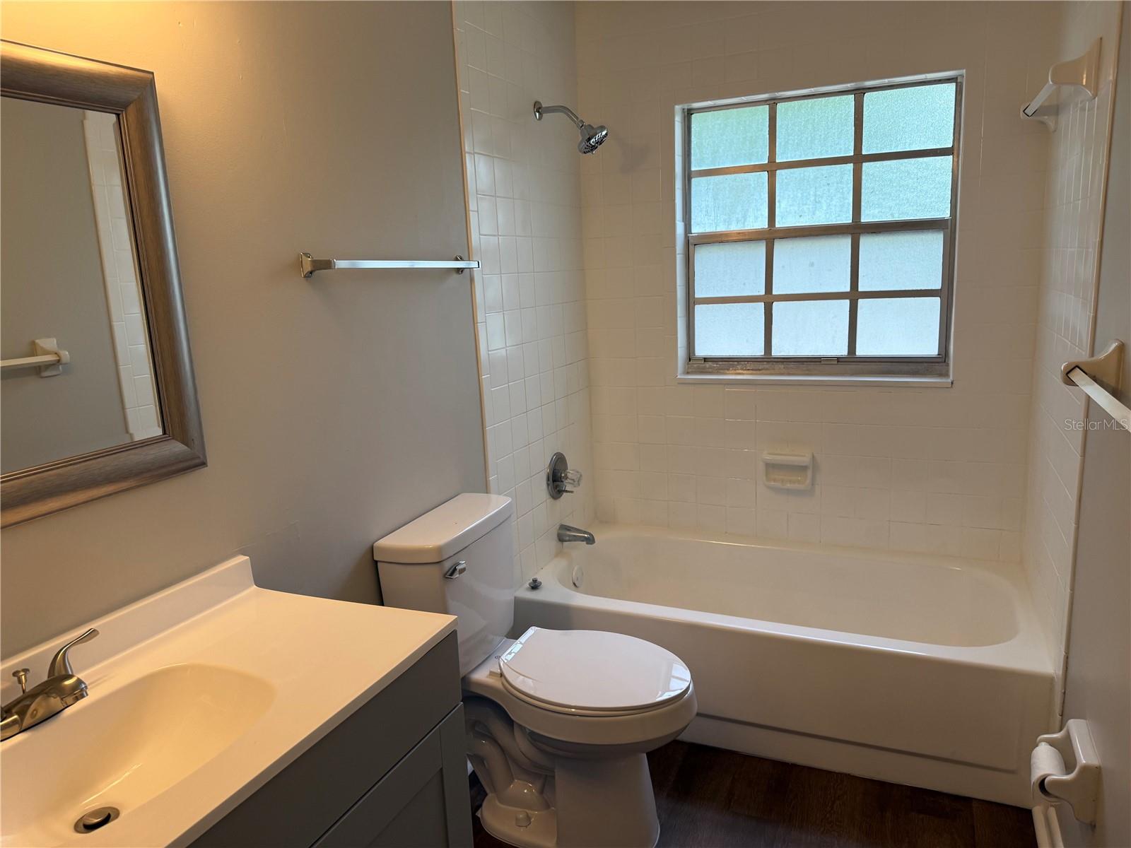 Image 3 of 3 For 123 13 Avenue