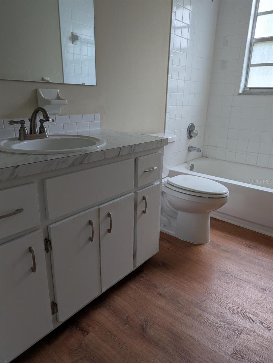 Image 8 of 10 For 119 13 Avenue