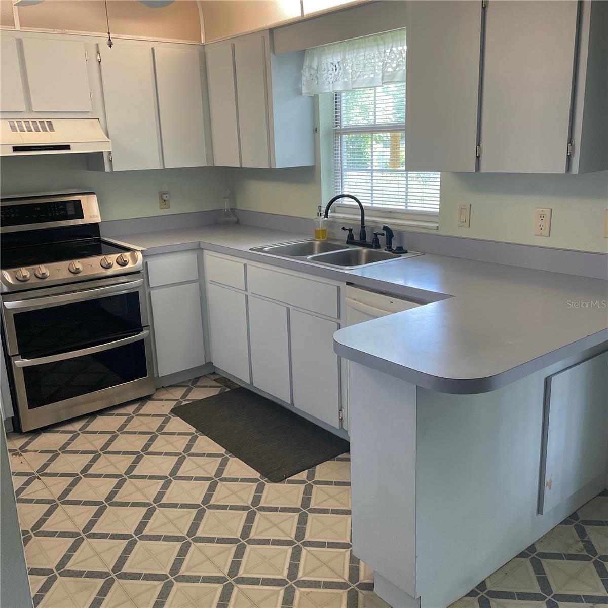 Image 4 of 19 For 11901 71st Avenue Road
