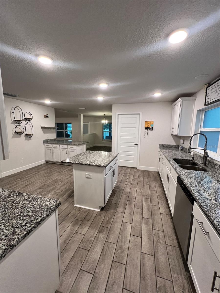 Image 6 of 32 For 8430 59th Terrace