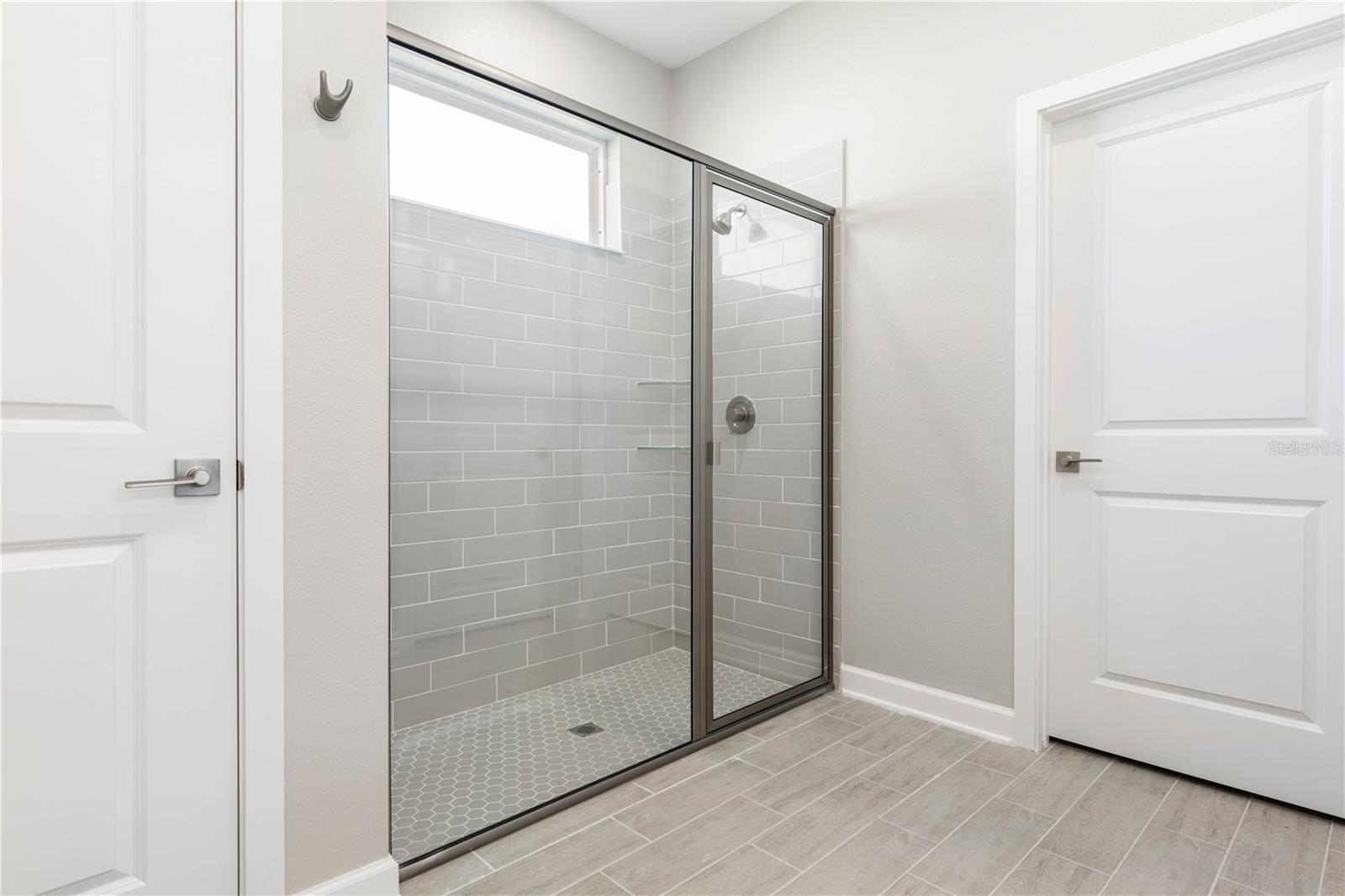 Image 17 of 26 For 214 25th Street