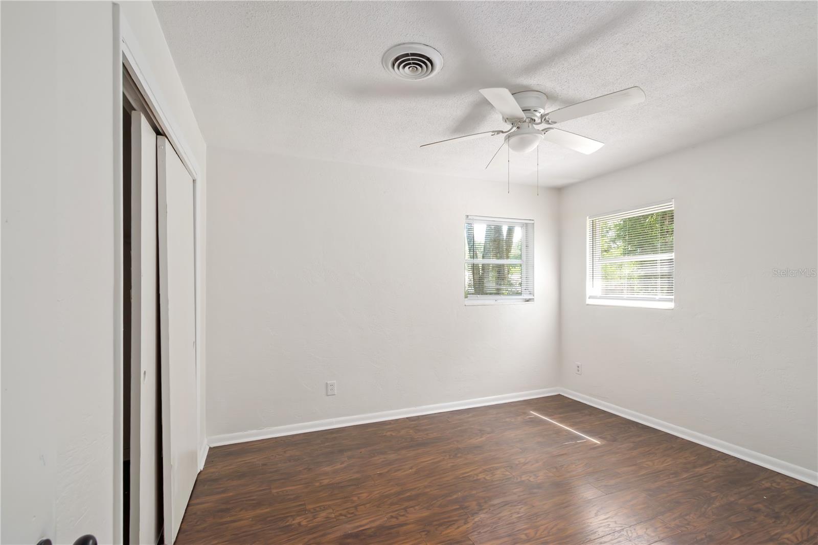 Image 20 of 27 For 1031 39th Court