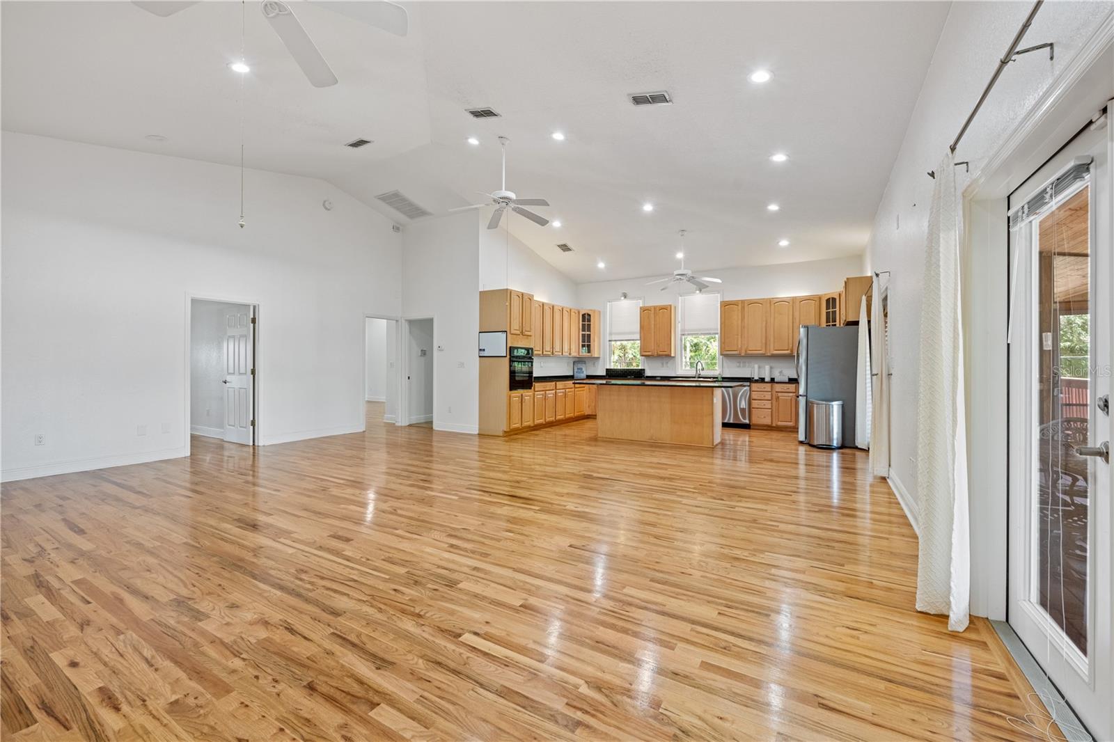 Image 13 of 46 For 1950 19th Street