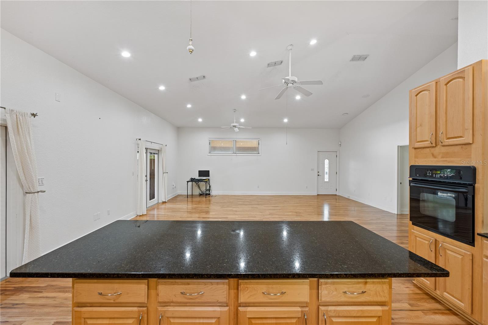 Image 18 of 46 For 1950 19th Street