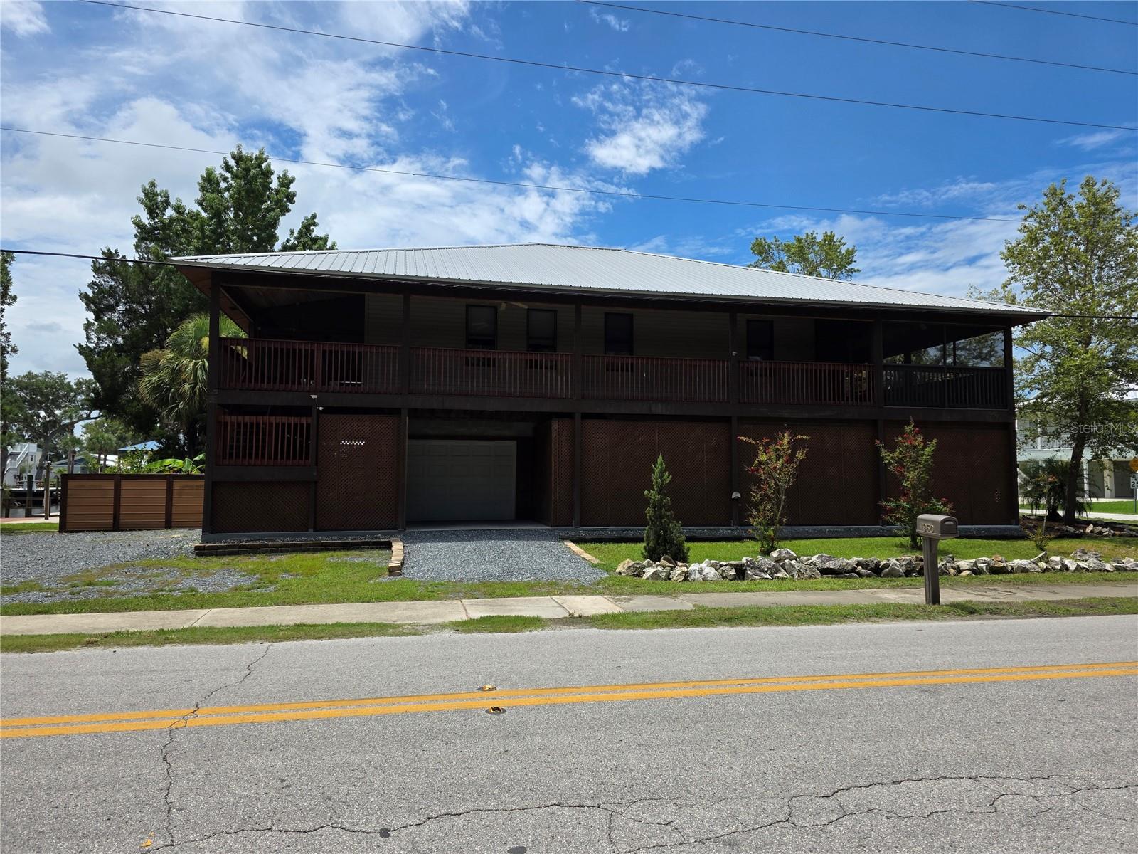 Listing photo id 0 for 1950 19th Street