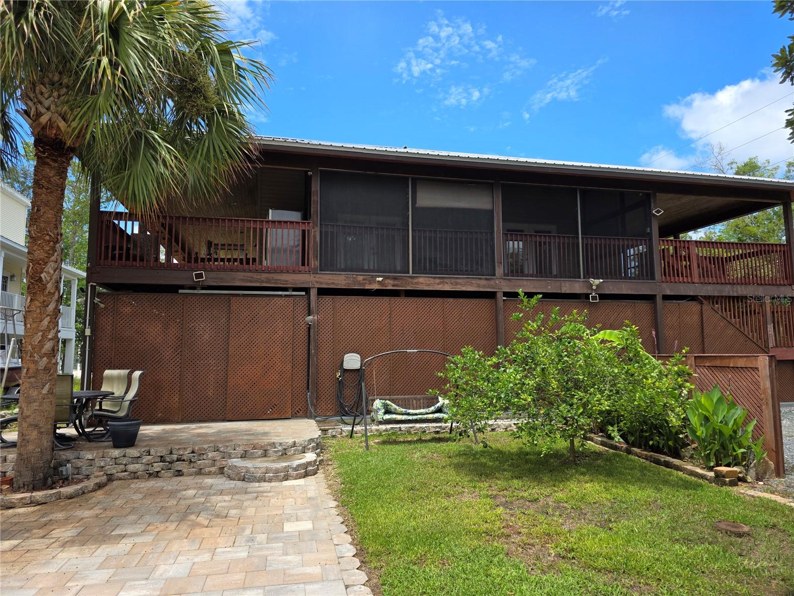 Listing photo id 2 for 1950 19th Street