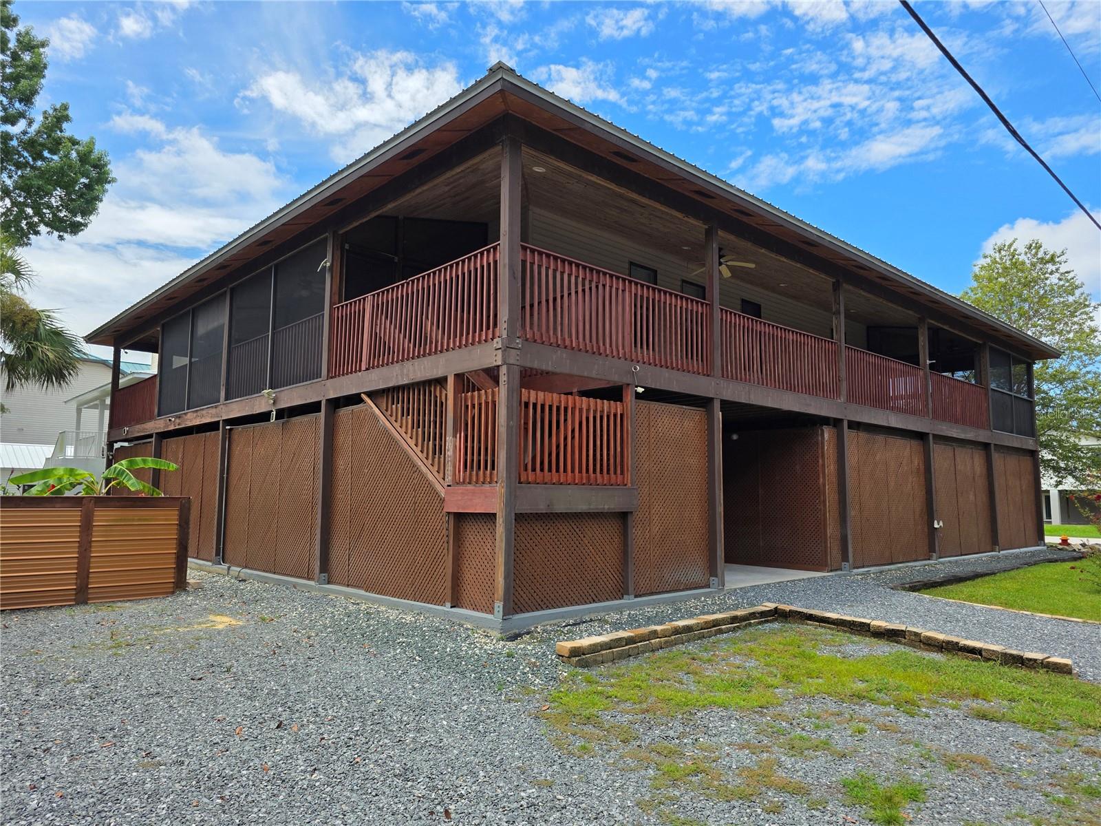 Listing photo id 3 for 1950 19th Street