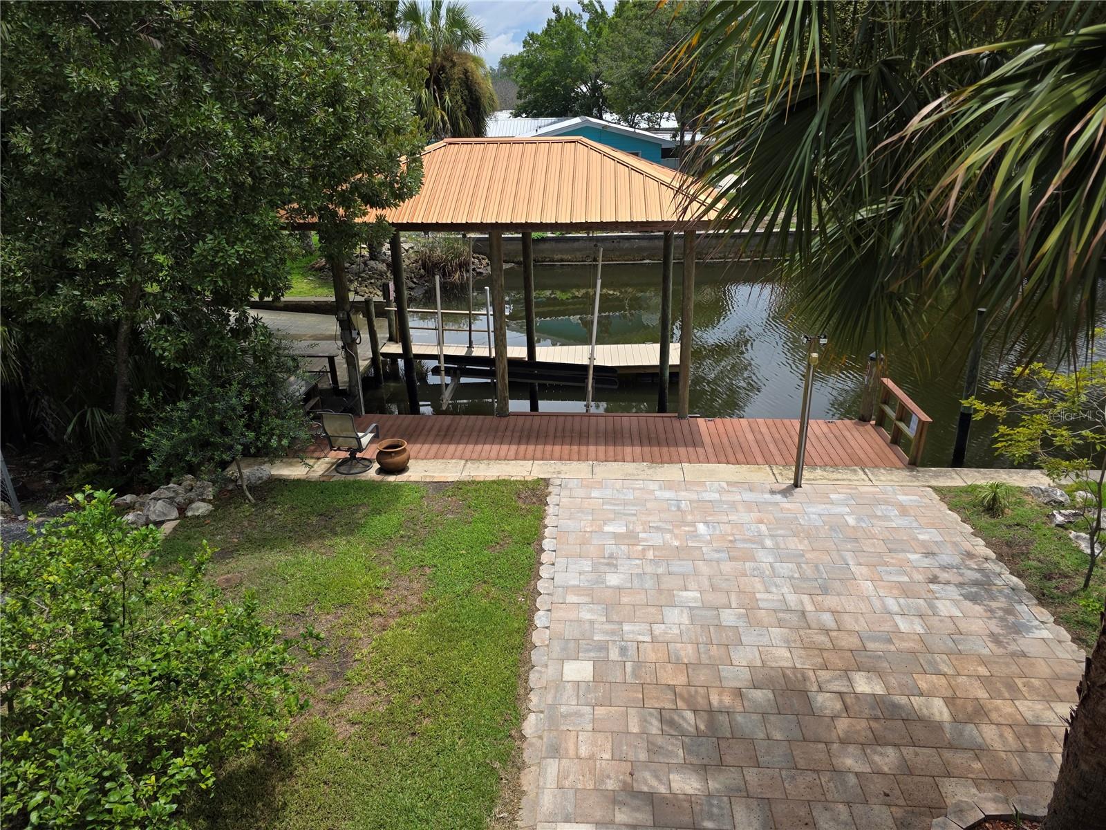 Listing photo id 4 for 1950 19th Street