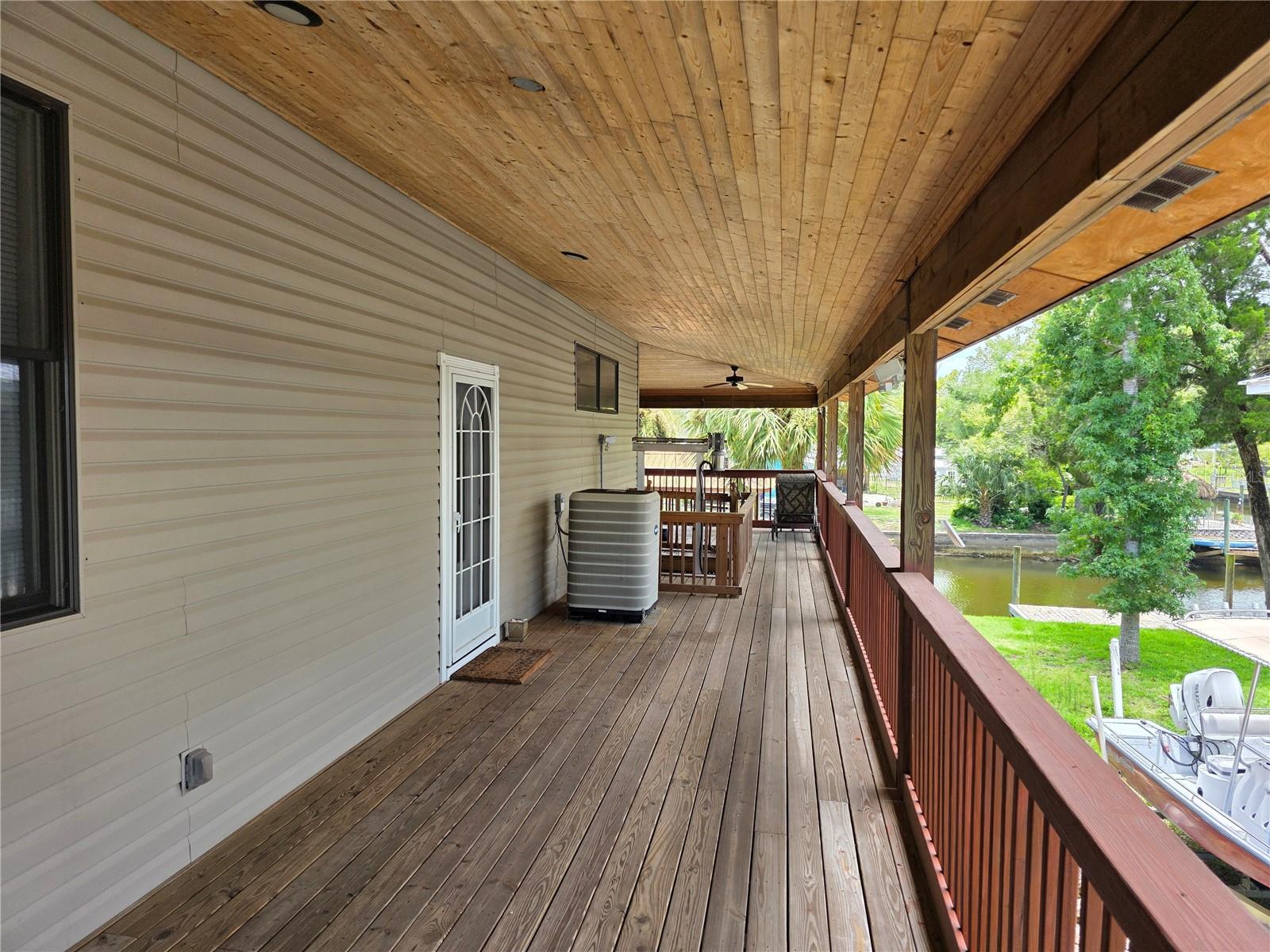 Listing photo id 6 for 1950 19th Street