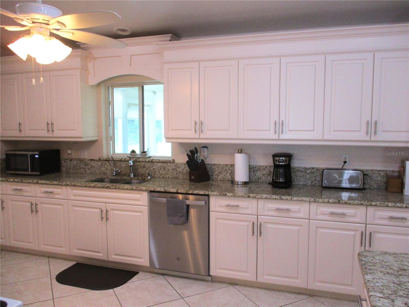 Image 10 of 95 For 11474 139th Place