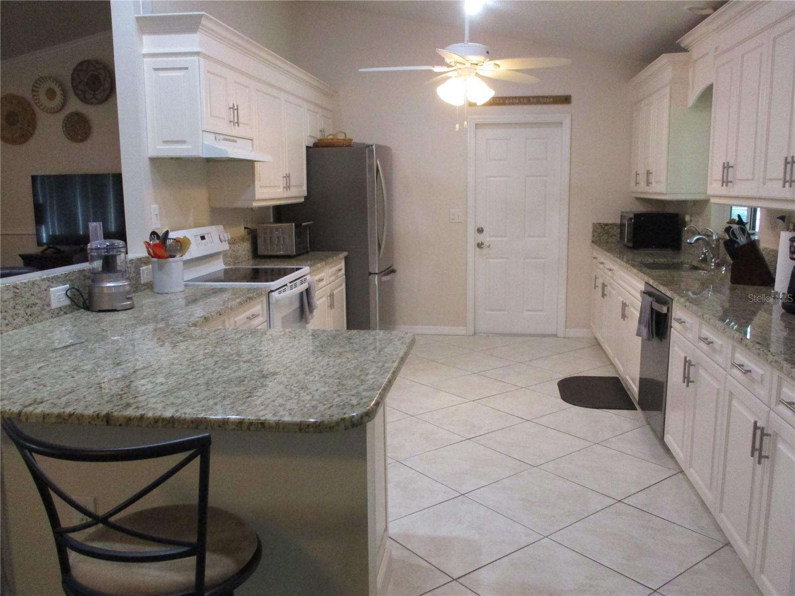Image 4 of 95 For 11474 139th Place