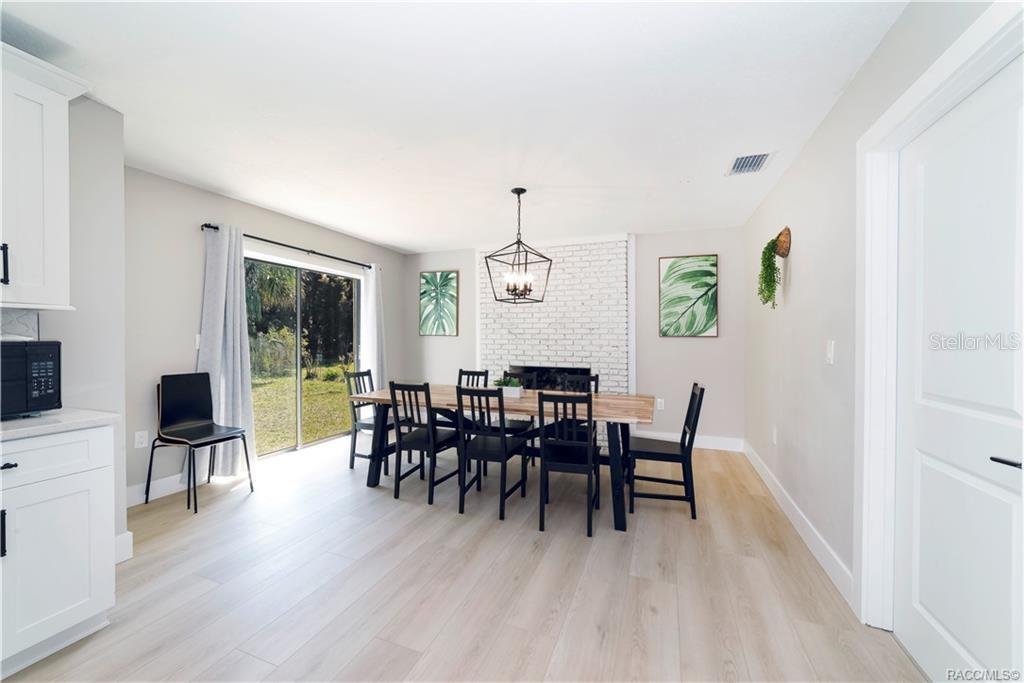 Listing photo id 13 for 721 Country Club Drive