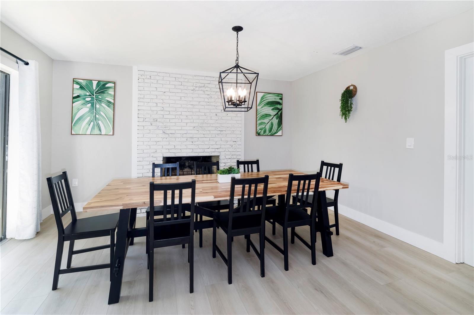 Listing photo id 14 for 721 Country Club Drive