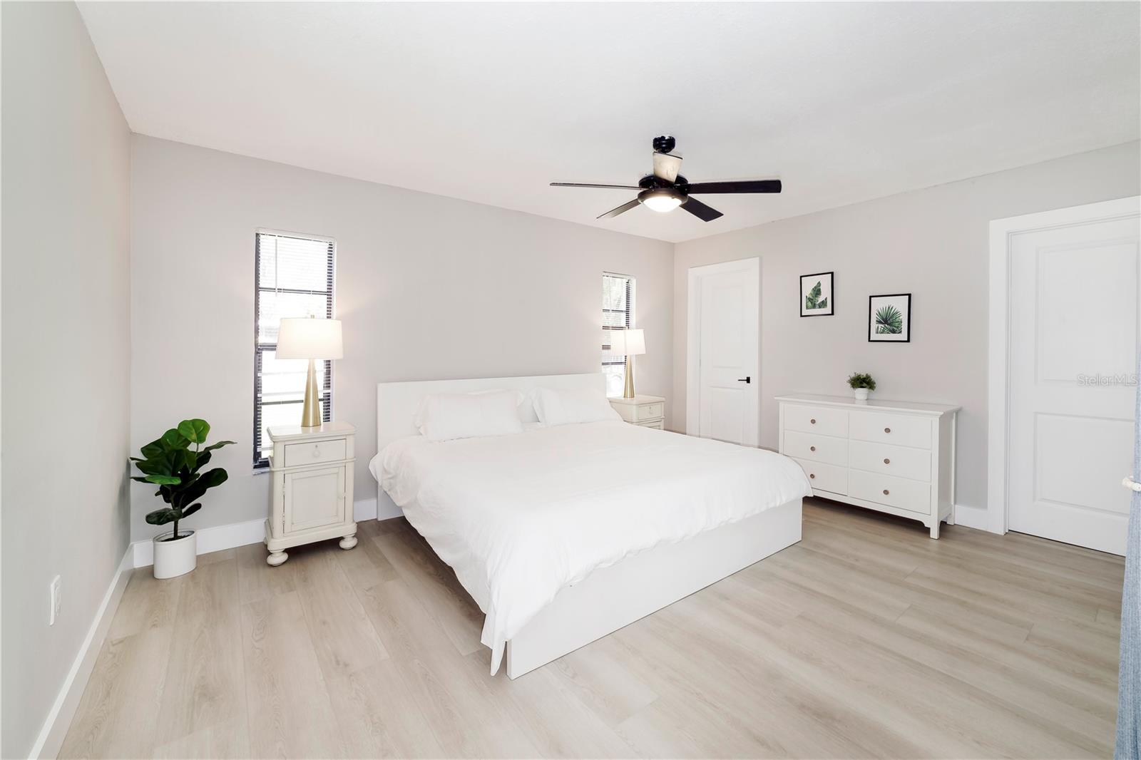 Listing photo id 15 for 721 Country Club Drive
