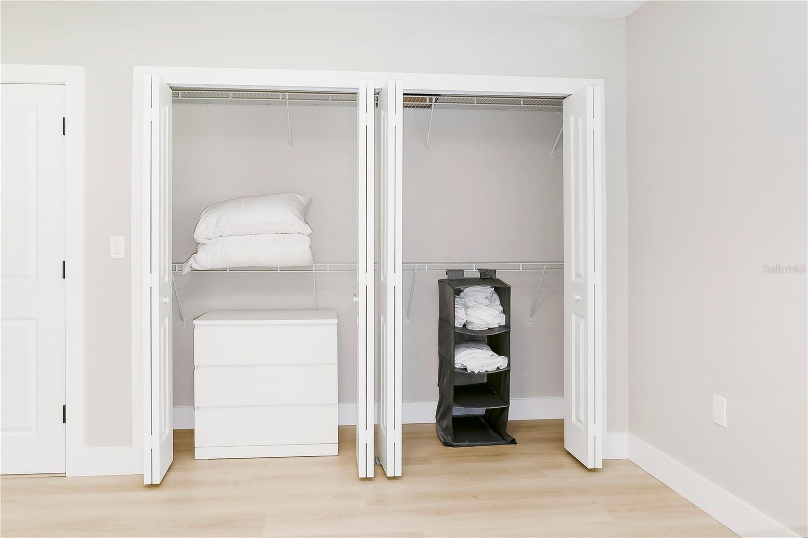 Listing photo id 22 for 721 Country Club Drive