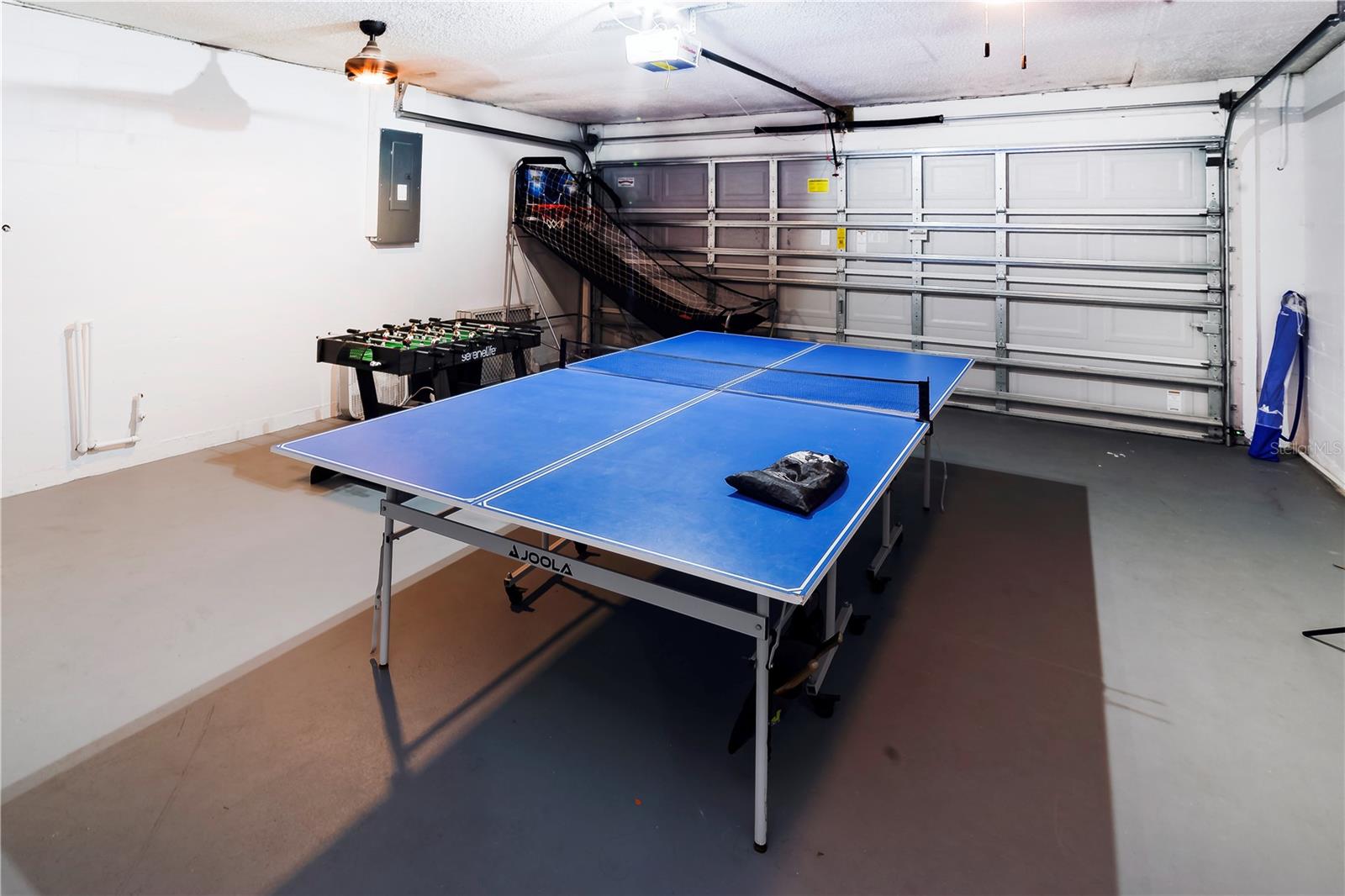 Listing photo id 28 for 721 Country Club Drive