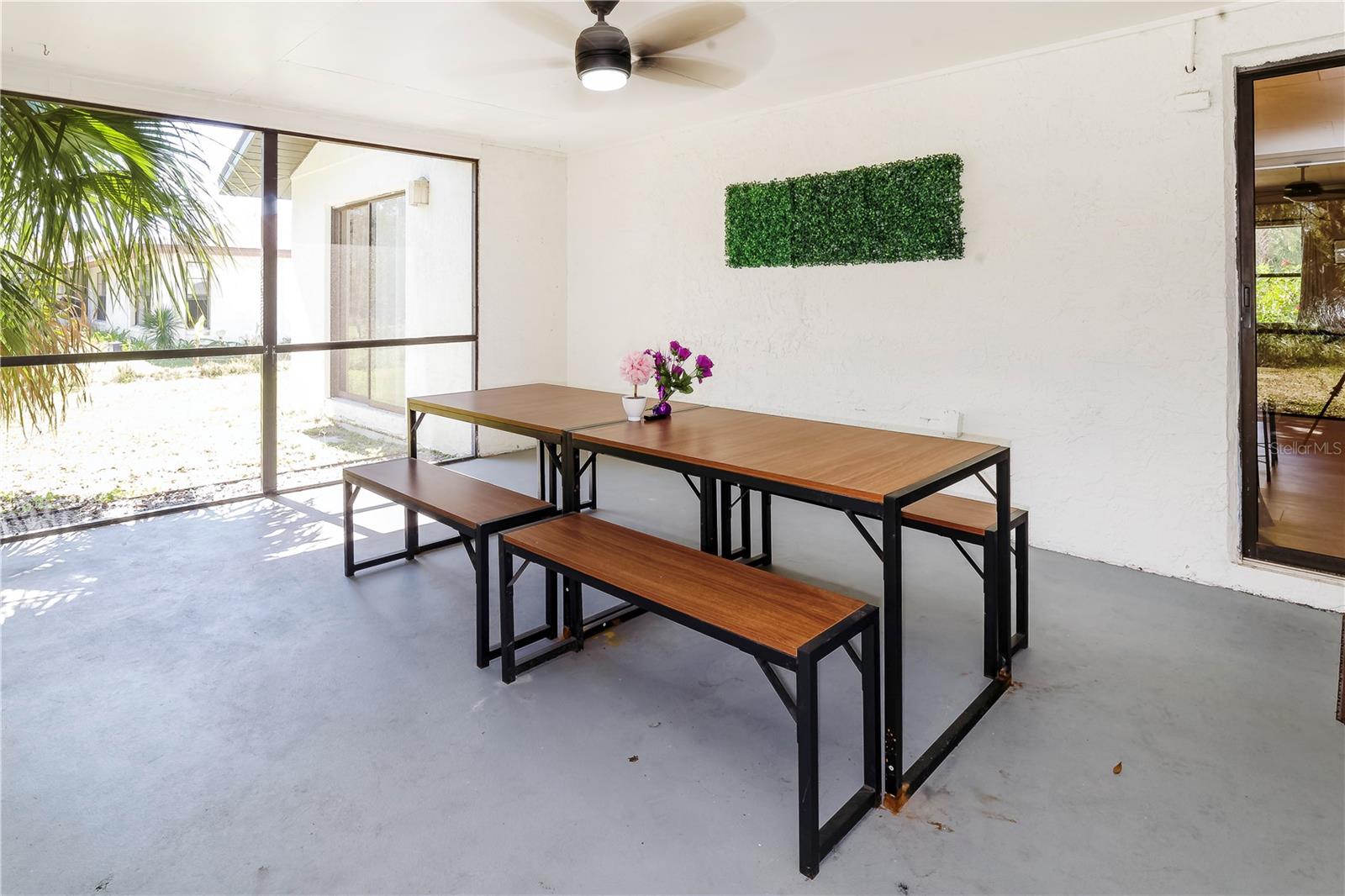 Listing photo id 31 for 721 Country Club Drive