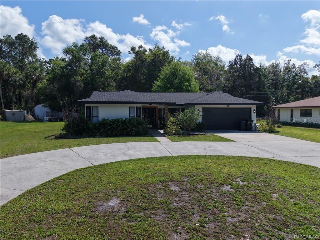 Listing photo id 2 for 721 Country Club Drive