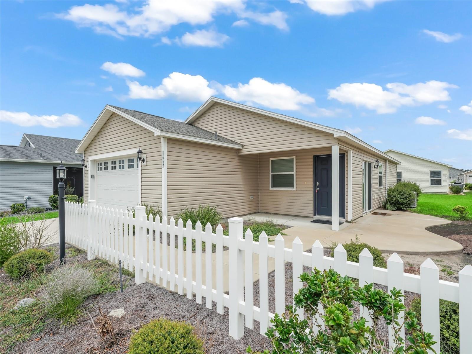 Image 2 of 20 For 1657 Mcdonald Court