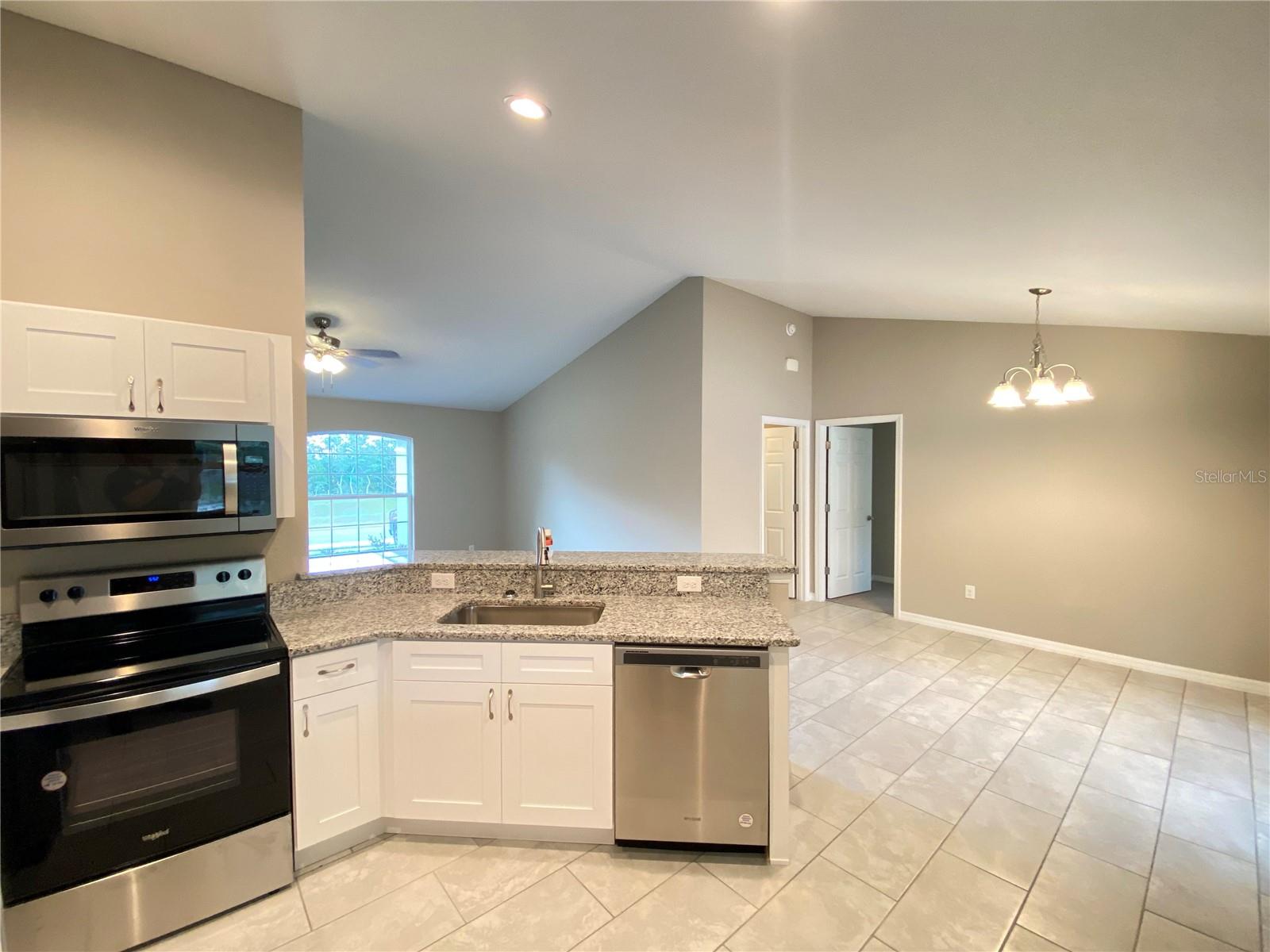 Listing photo id 4 for 14962 60th Terrace