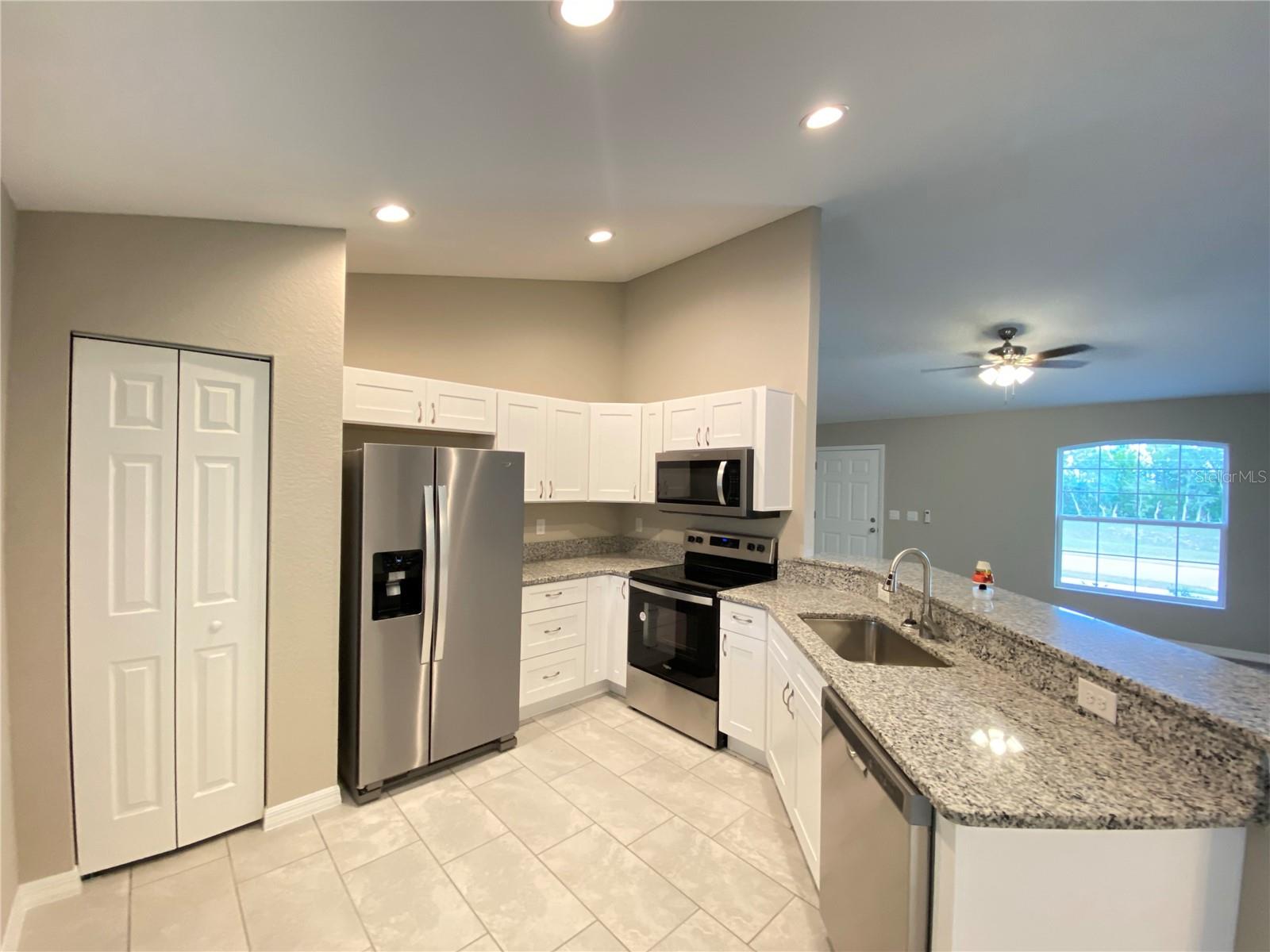 Listing photo id 5 for 14962 60th Terrace